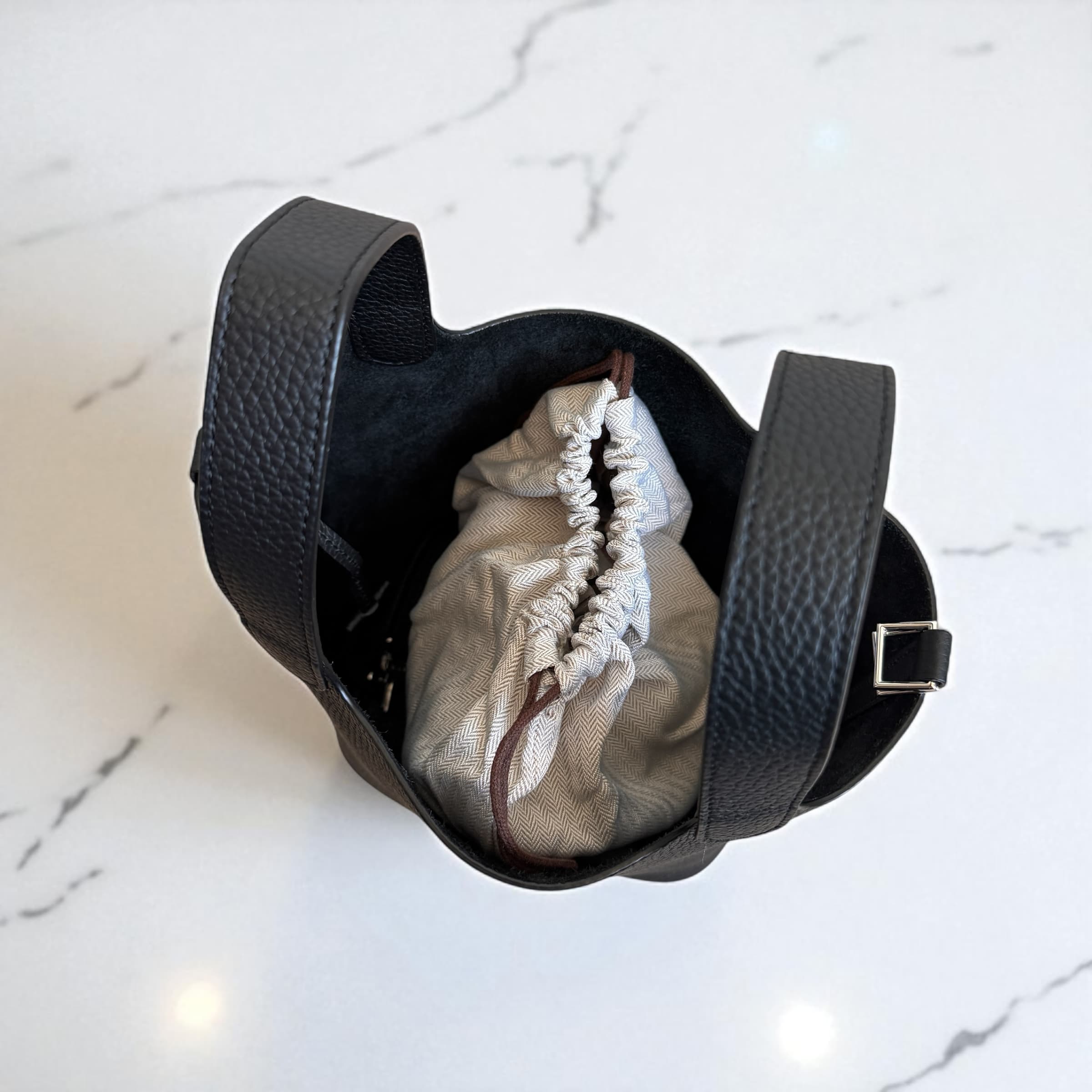 101 本革ピコタンハンドバッグ Sサイズ ブラック / シンプルで流行に左右されないデザイン ルビリア