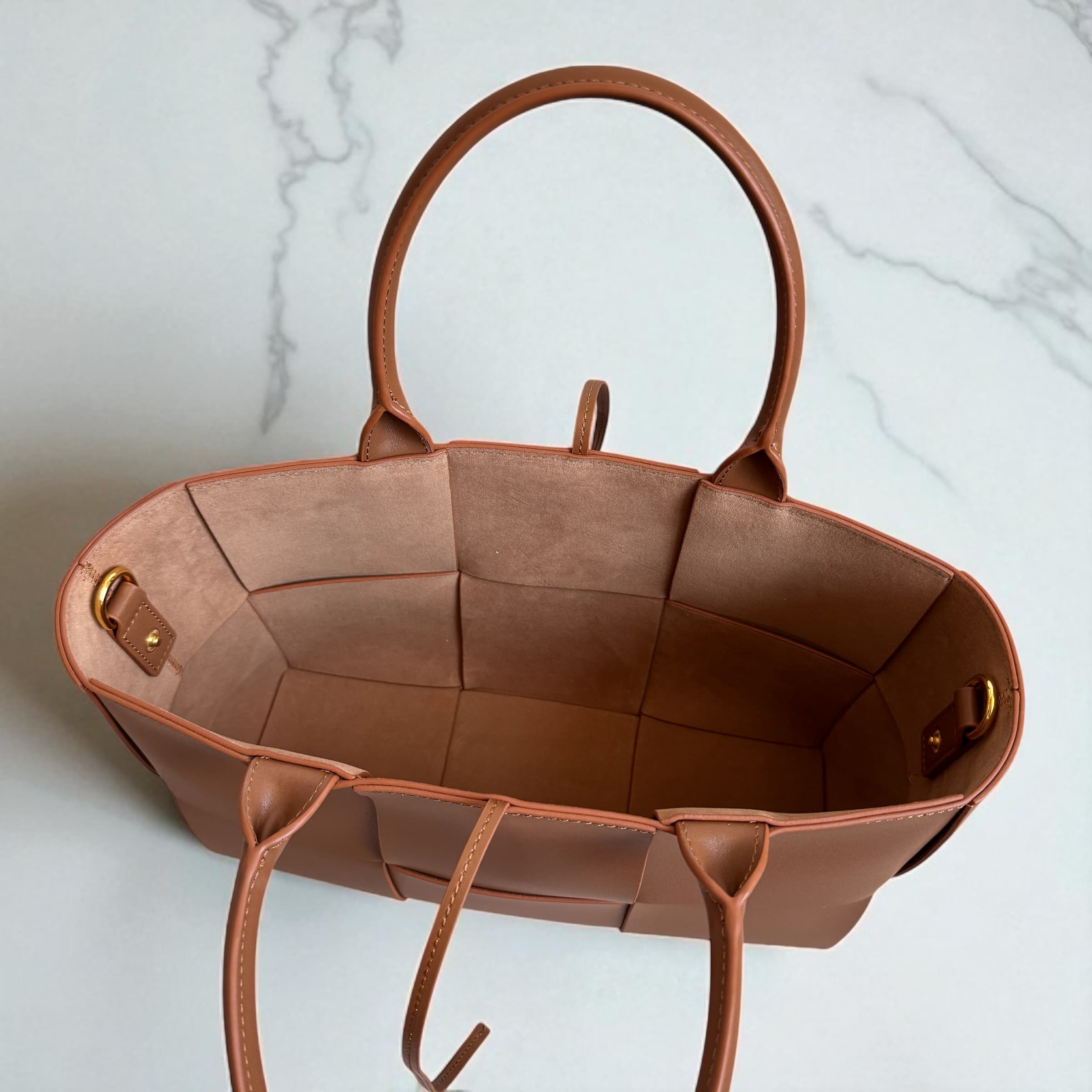 227 本革編み込みバッグ Lサイズ ブラウン / A4対応で通勤からお出かけまで毎日上品に