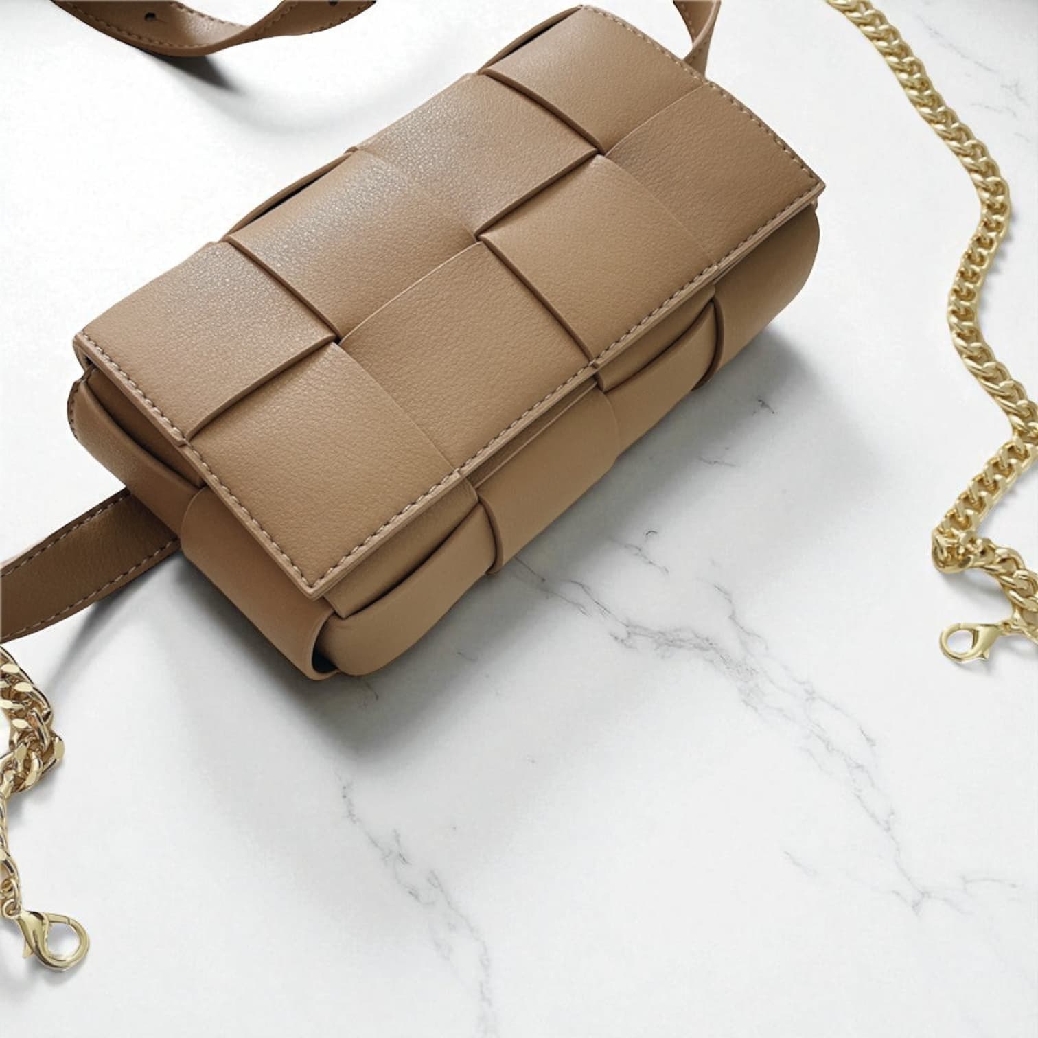 230 牛革編み込みミニバッグ ベージュ|2WAYストラップでカジュアルにも華やかにも