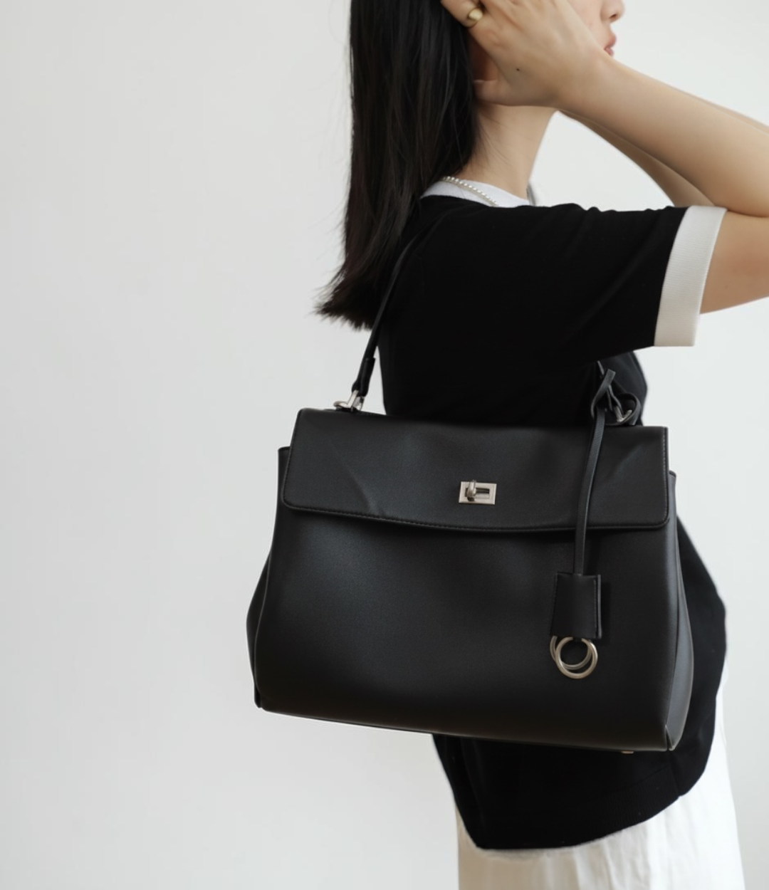 545 本革OHフラップバッグ / BLACK A4対応 2WAY 大人上品通勤バッグ ルビリア LUVILIA