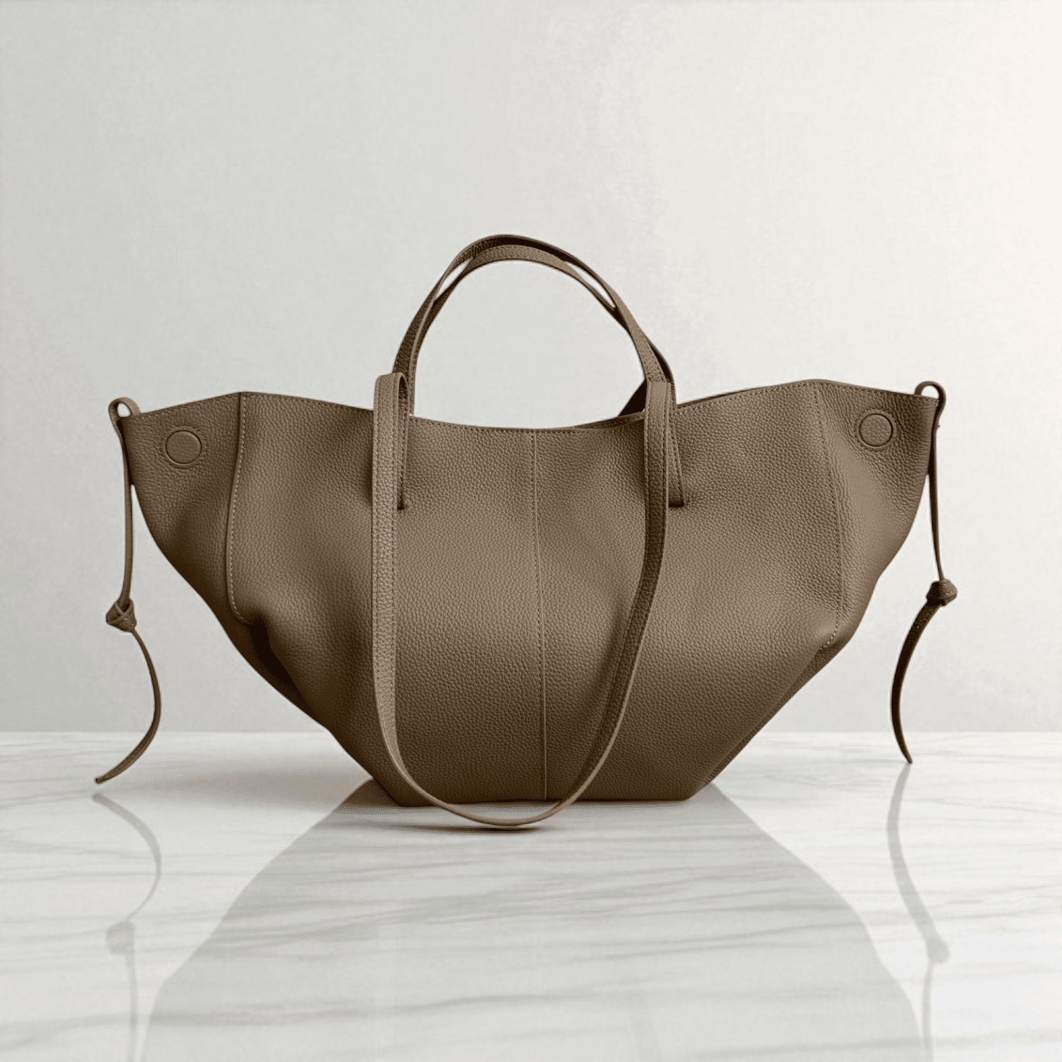 451 本革WHスマートバッグ ベージュ / 2WAYシルエット × 巾着付き本革バッグ / ルビリア