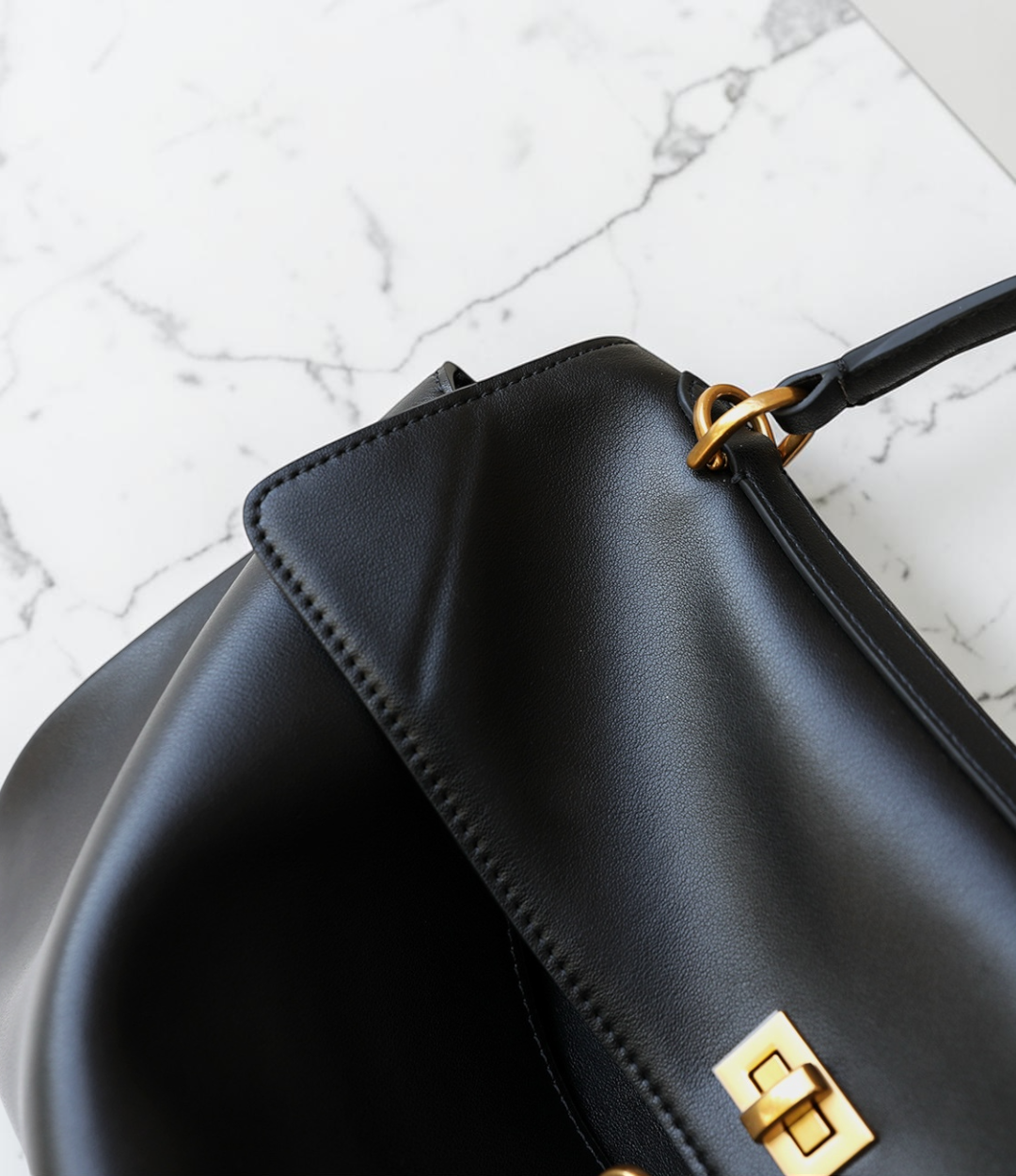 545 本革OHフラップバッグ / BLACK A4対応 2WAY 大人上品通勤バッグ ルビリア LUVILIA