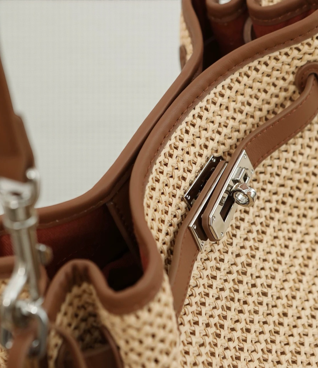 本革ベルトストローバッグ|BROWN | 上品な大人の夏バッグ|返品無料・LINEクーポン【LUVILIA公式】