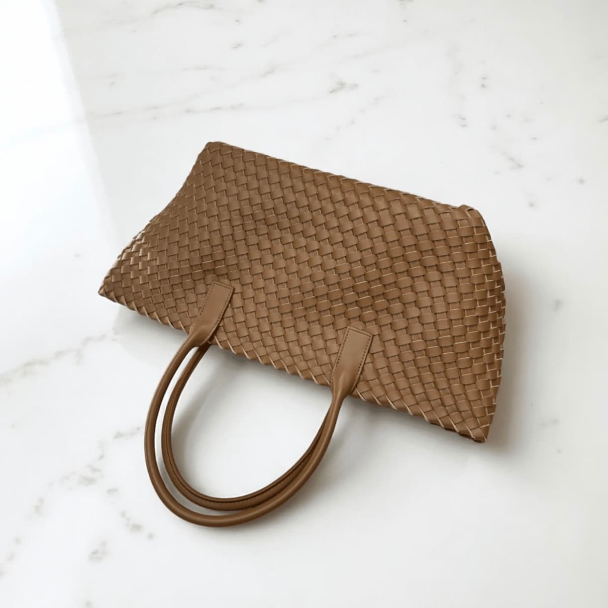 467 本革ICラージトート BROWN 大容量 A4対応 編み込み 通勤バッグ LUVILIA