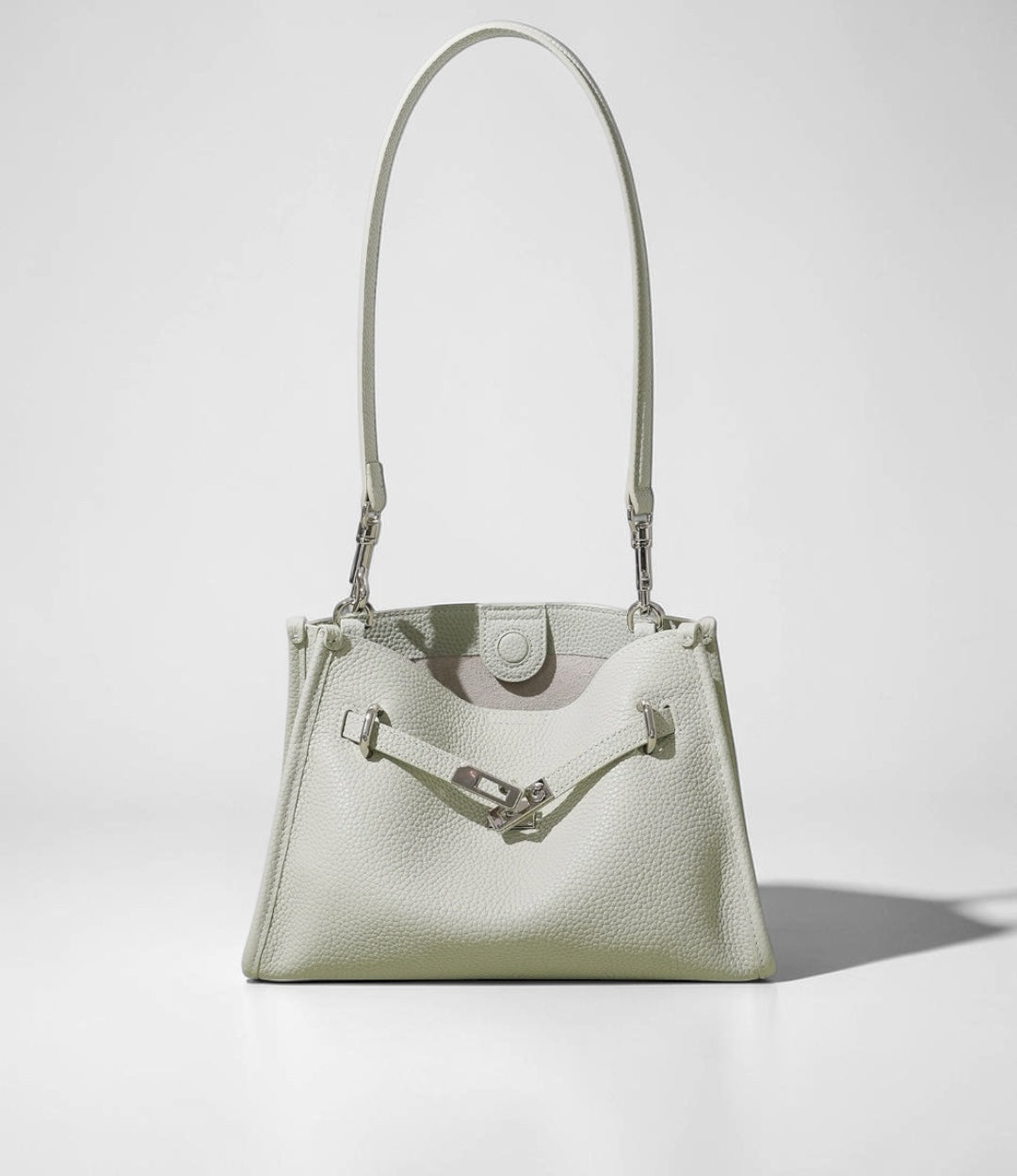 601牛革スクエアーFBショルダーバッグ