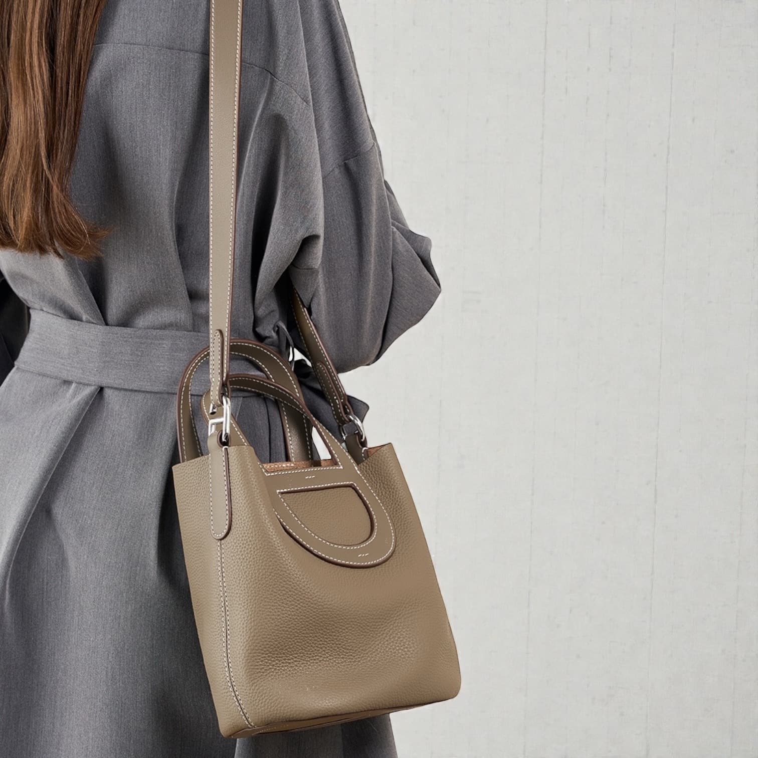 577 本革OVALハンドルバケットバッグ ベージュ 楕円ハンドルが映えるきちんとバッグ ルビリア