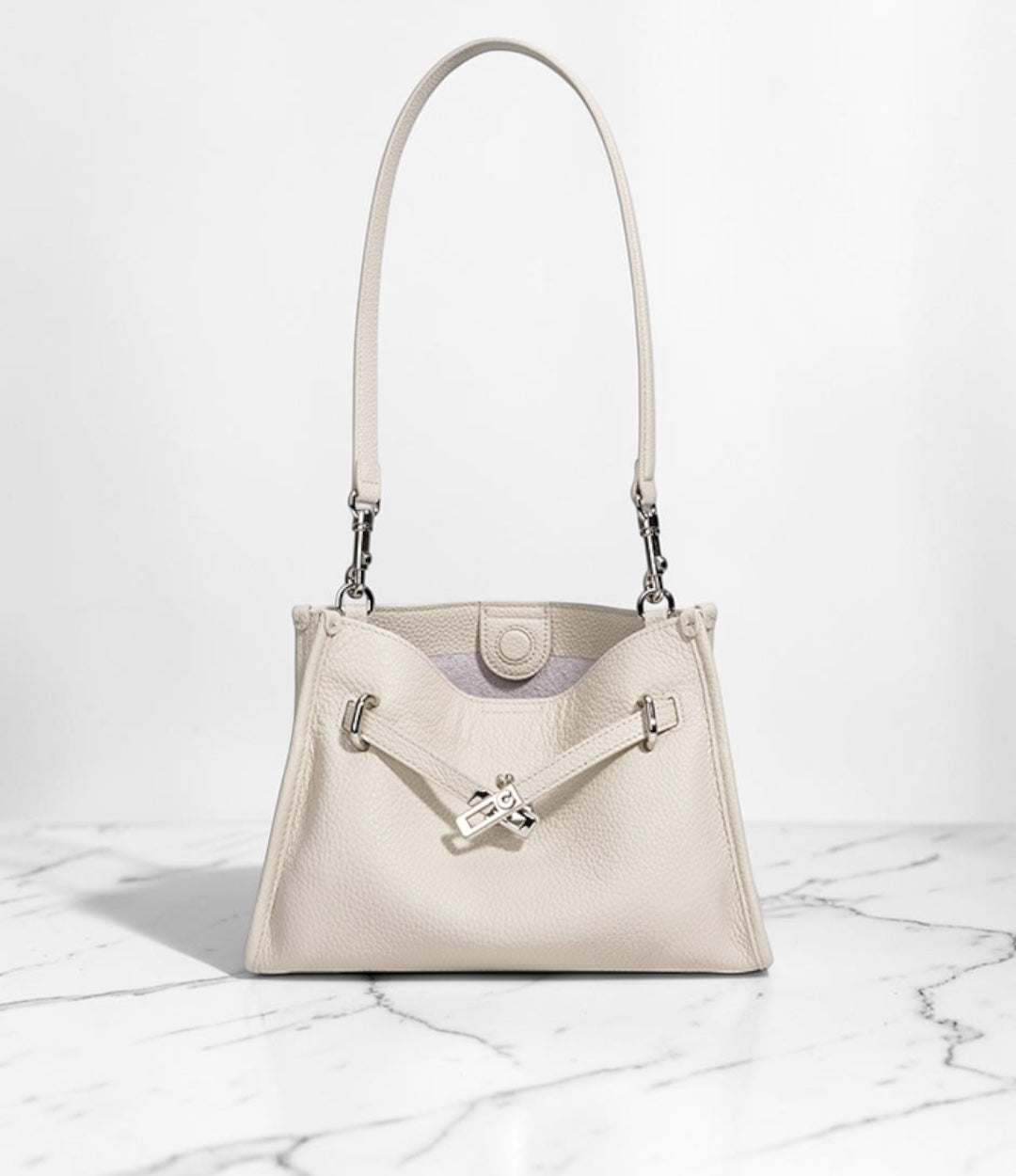 601牛革スクエアーFBショルダーバッグ