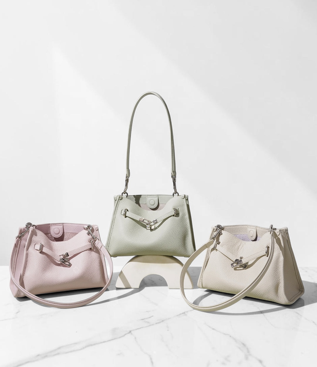 601牛革スクエアーFBショルダーバッグ