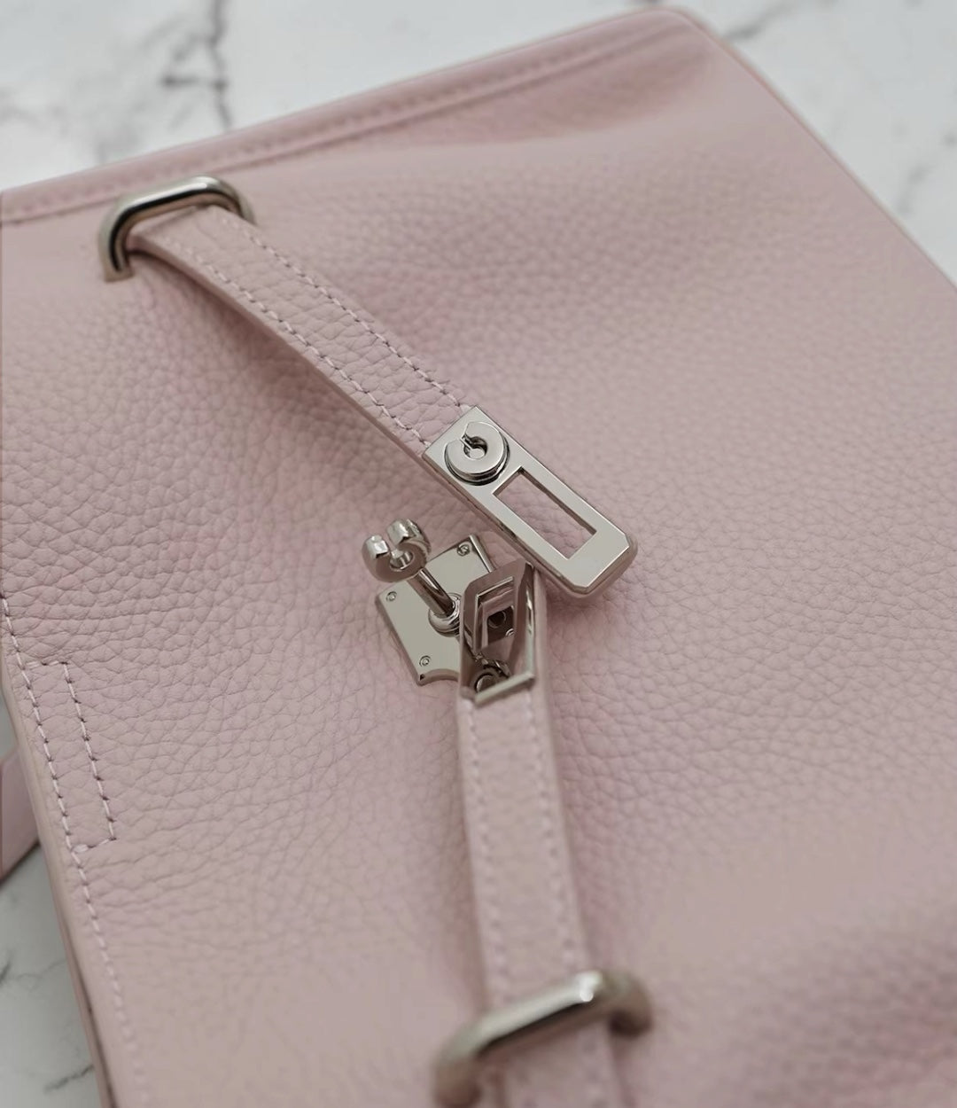 601牛革スクエアーFBショルダーバッグ