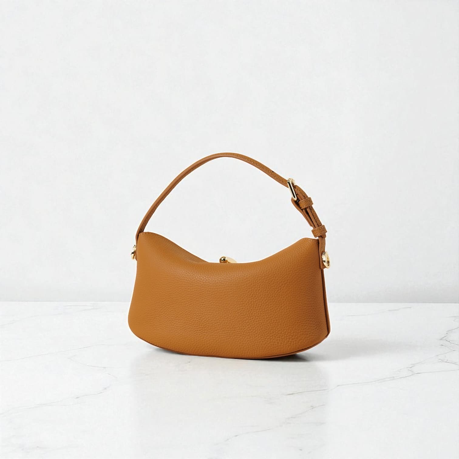 471 牛革ナチュラルフラップバッグ ブラウン|軽量・休日に最適