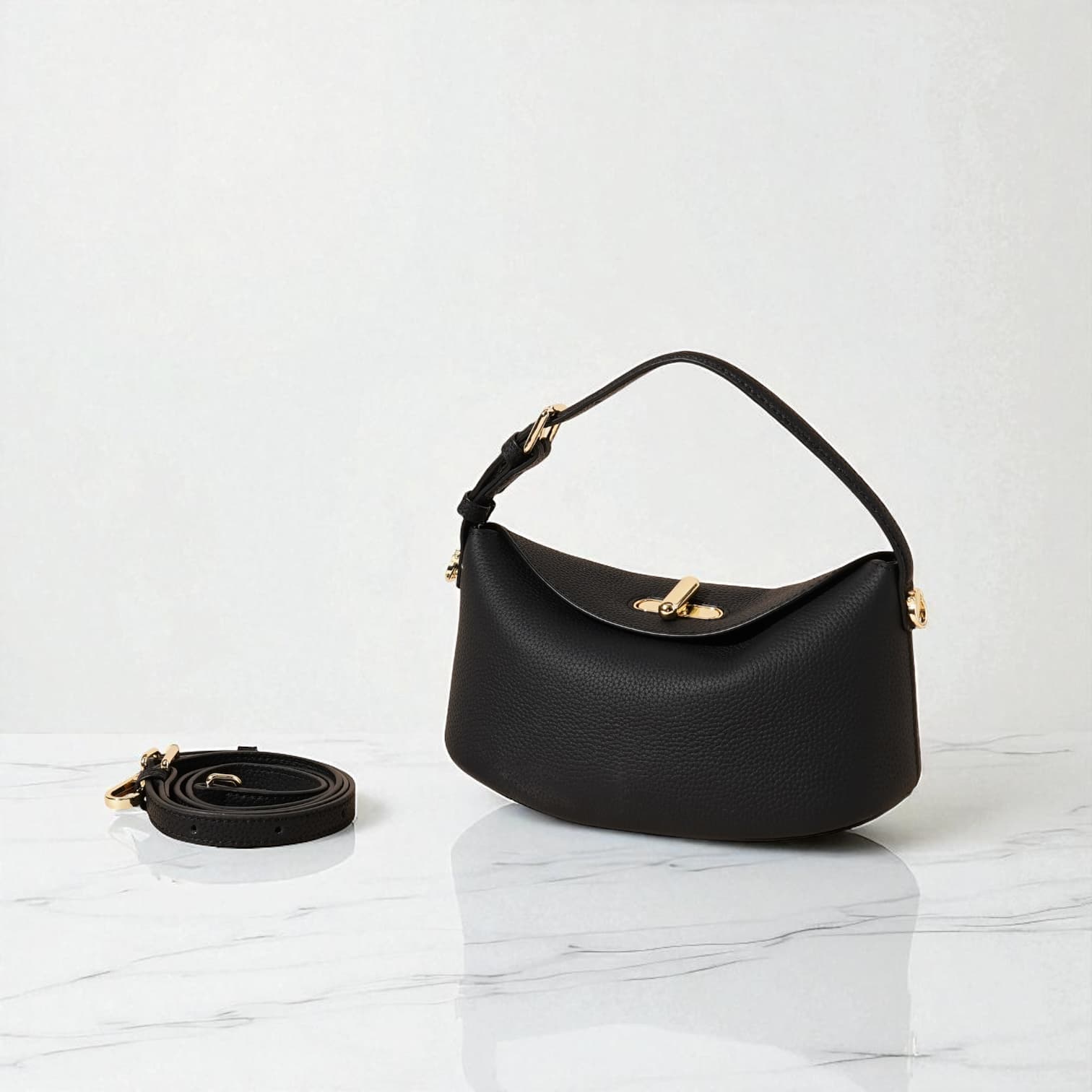 471 牛革ナチュラルフラップバッグ ブラック|軽量・休日に最適