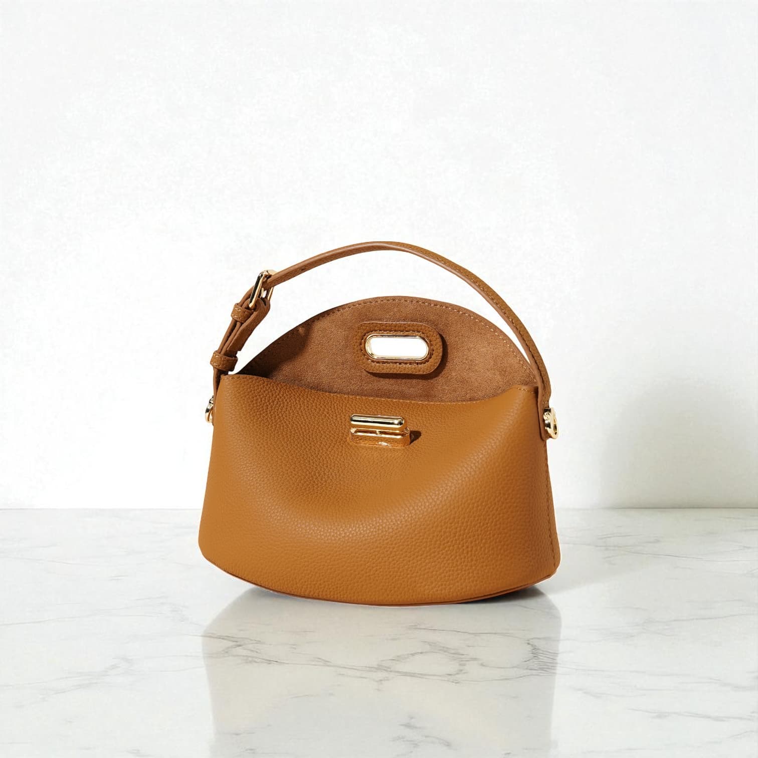 471 牛革ナチュラルフラップバッグ ブラウン|軽量・休日に最適