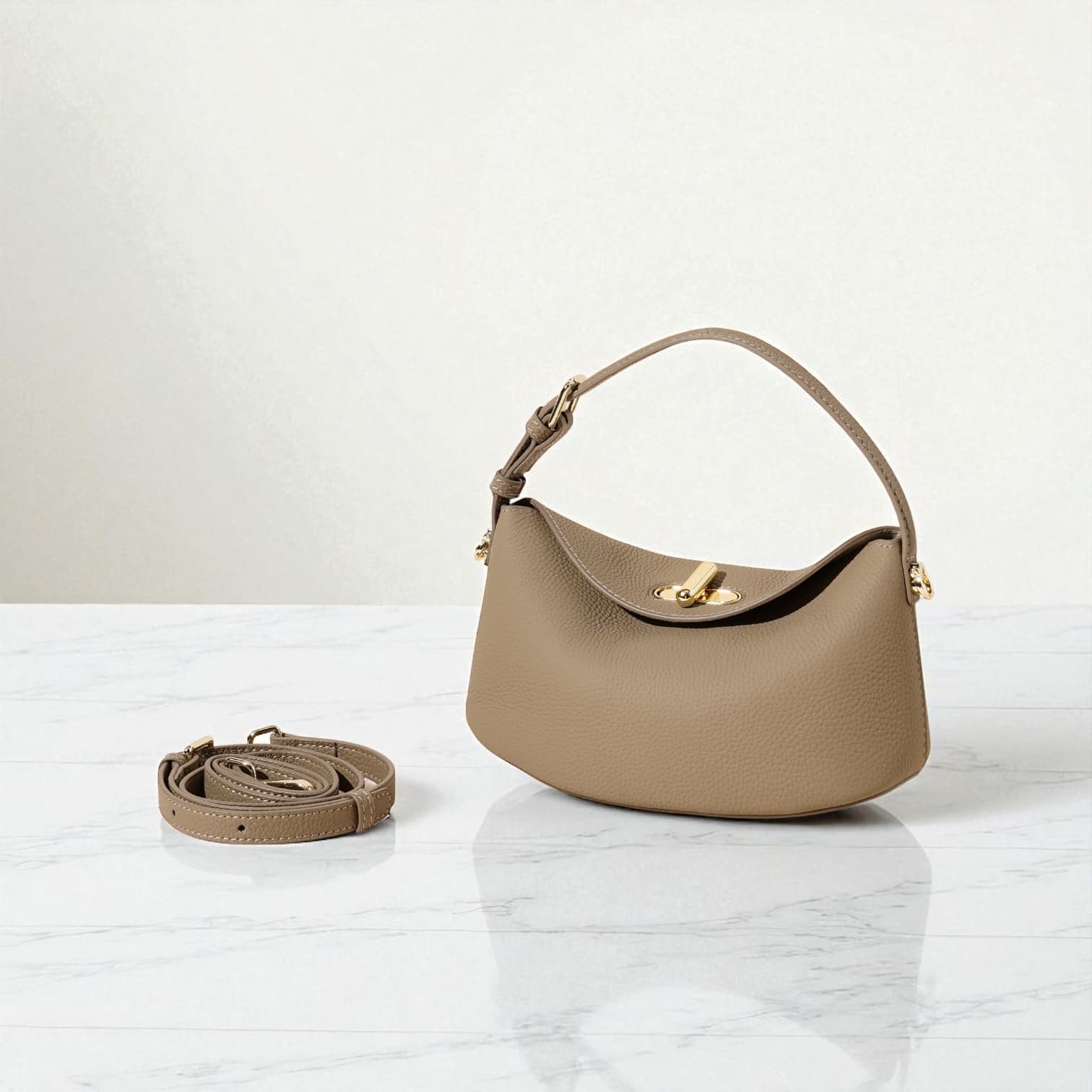 471 牛革ナチュラルフラップバッグ ベージュ|軽量・休日に最適