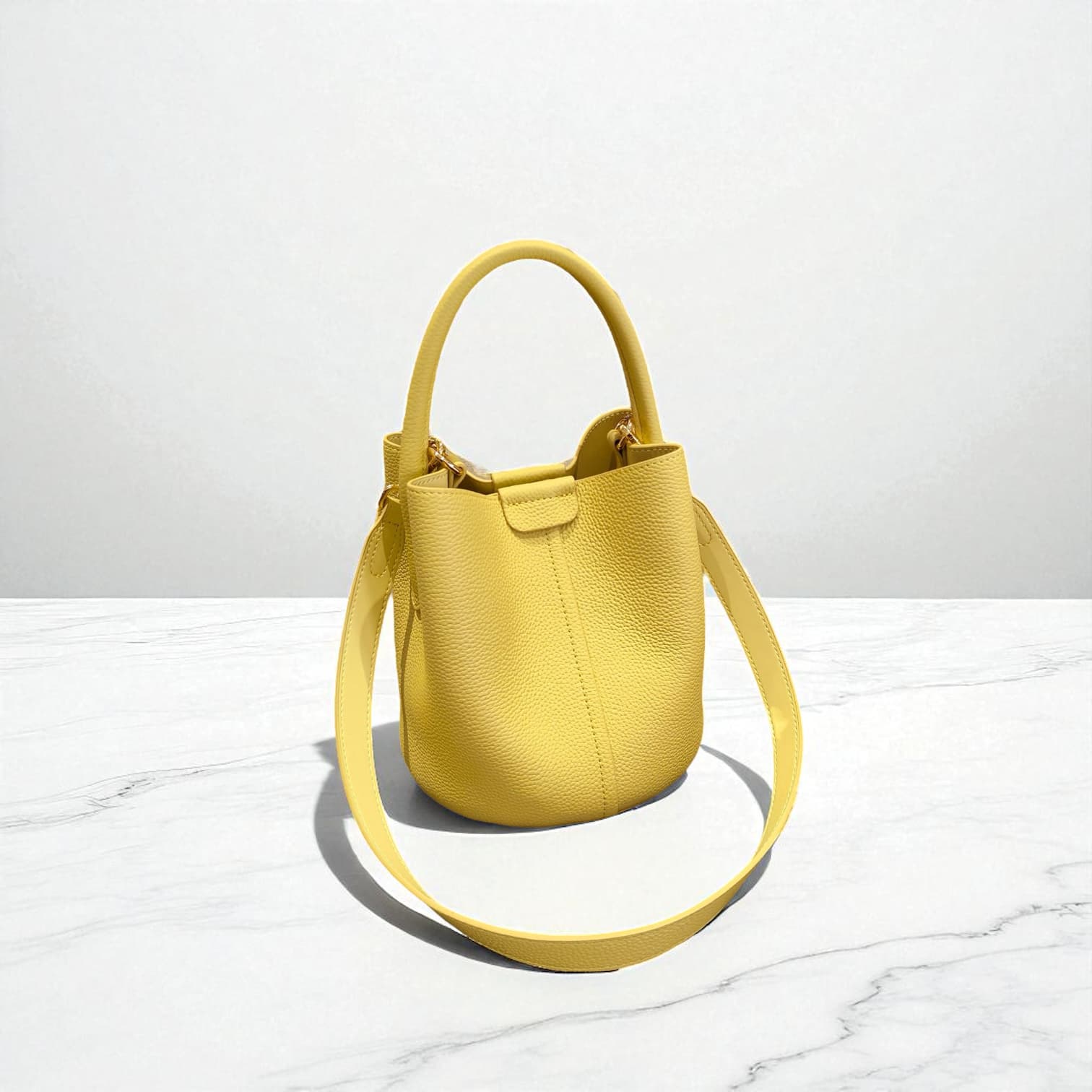331 牛革TOP’H’バケツバッグ イエロー|2WAYシルエットで通勤にも休日にも