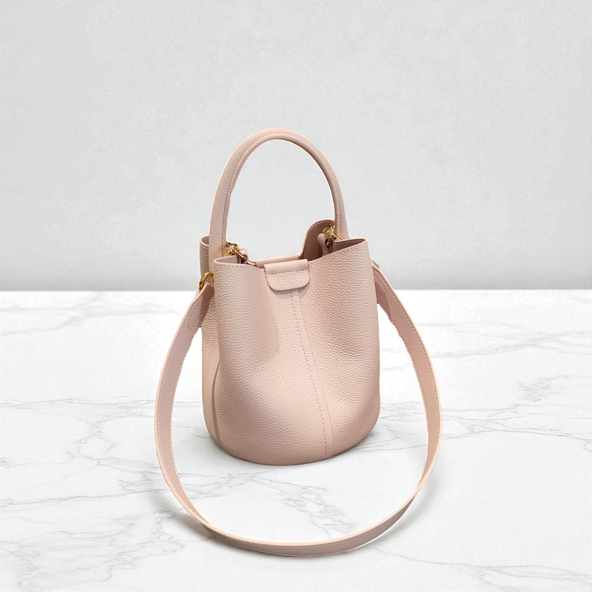 331 牛革TOP’H’バケツバッグ ピンク|2WAYシルエットで通勤にも休日にも