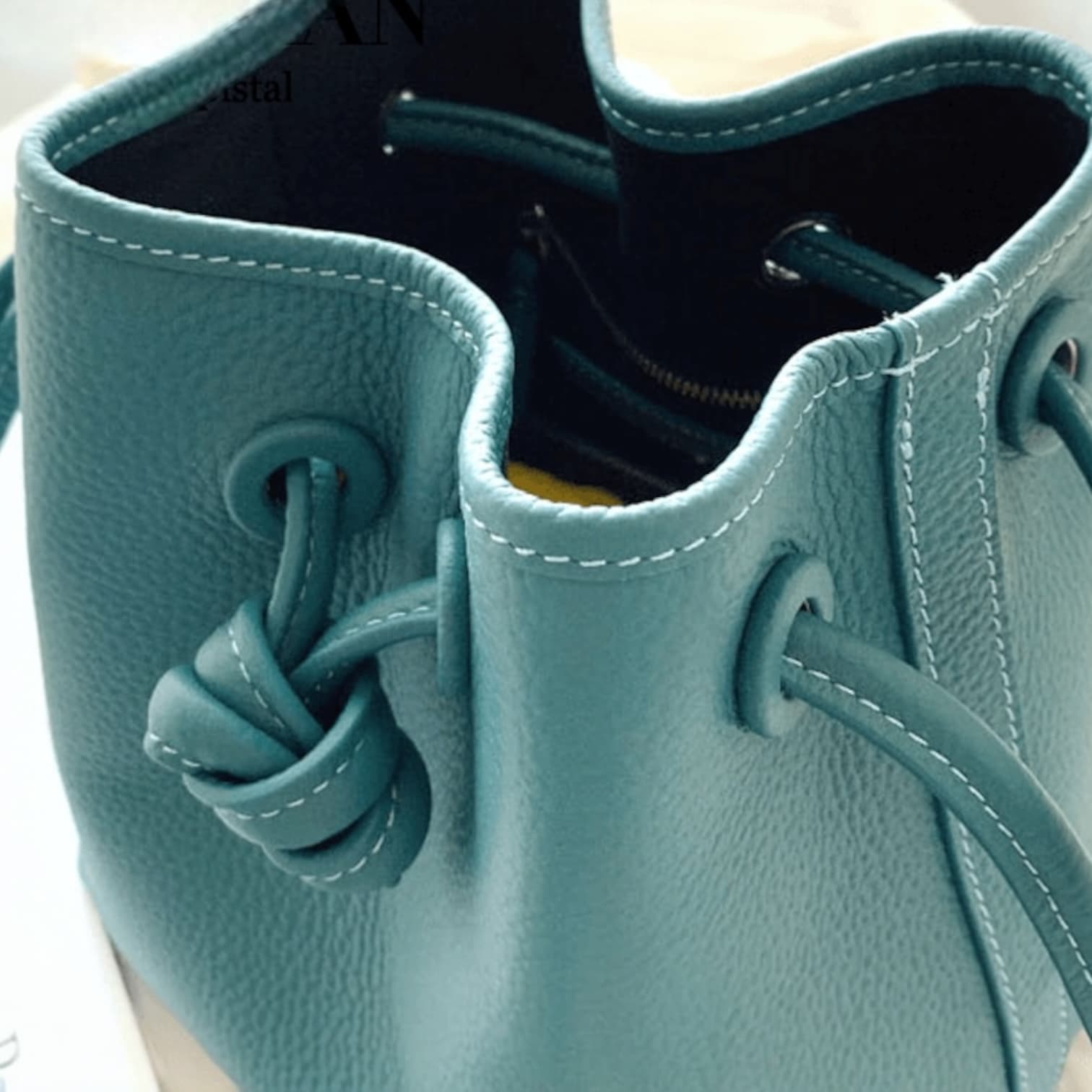 187本革巾着ハンドルバッグ グリーン|大人カジュアルに最適 ルビリア