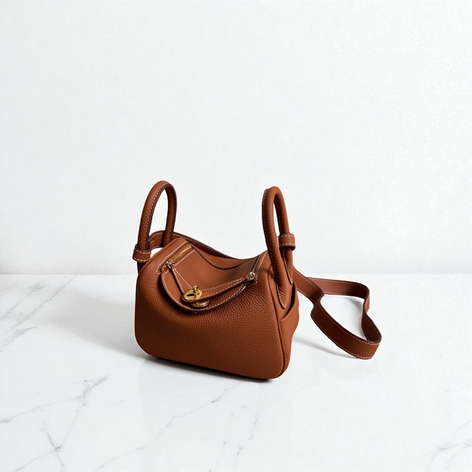 212 本革RDバッグ/Sサイズ ブラウン / 高級感を演出するゴールド金具