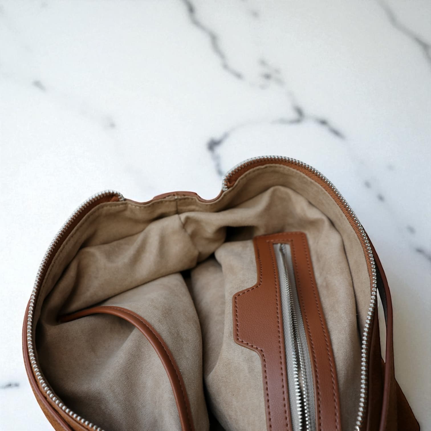 493 本革スウェードTOPハンドルバッグ ブラウン|通勤にも使える上品スウェードバッグ ルビリア