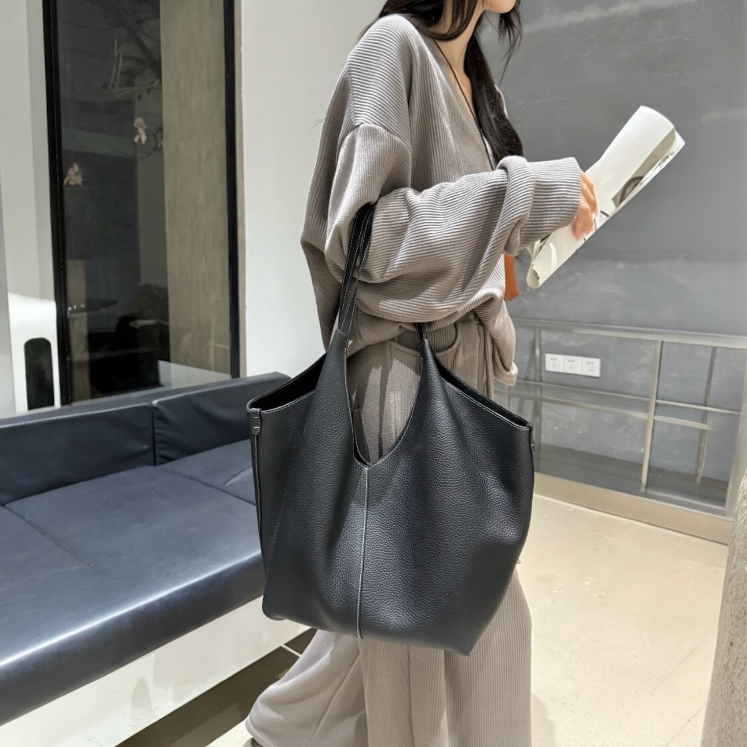 504 本革ショッパートートバッグ Mサイズ /ブラック – 通勤にも使える上質トート ルビリア