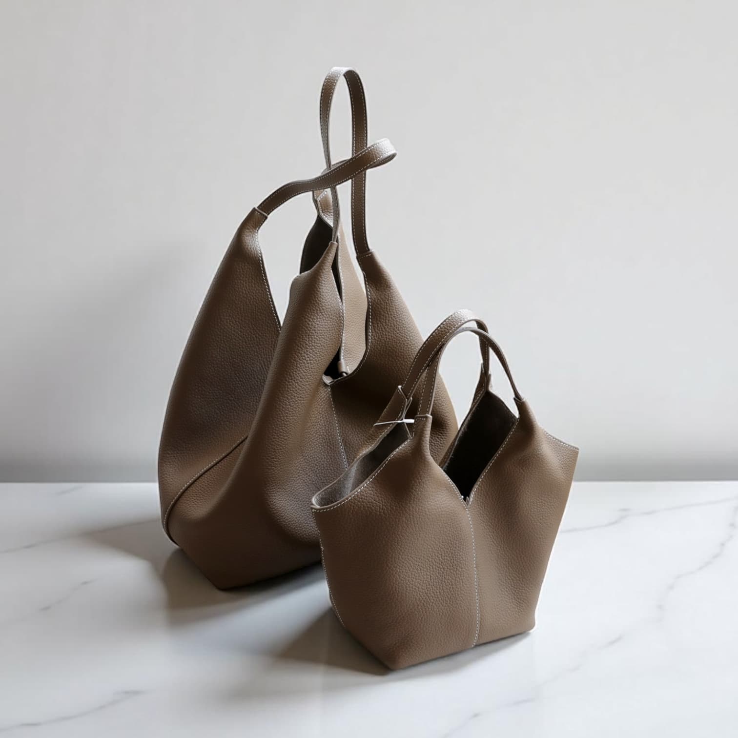 504 本革ショッパートートバッグ/Sサイズ&Mサイズ ベージュ 上質レザー×軽量デザイン ルビリア