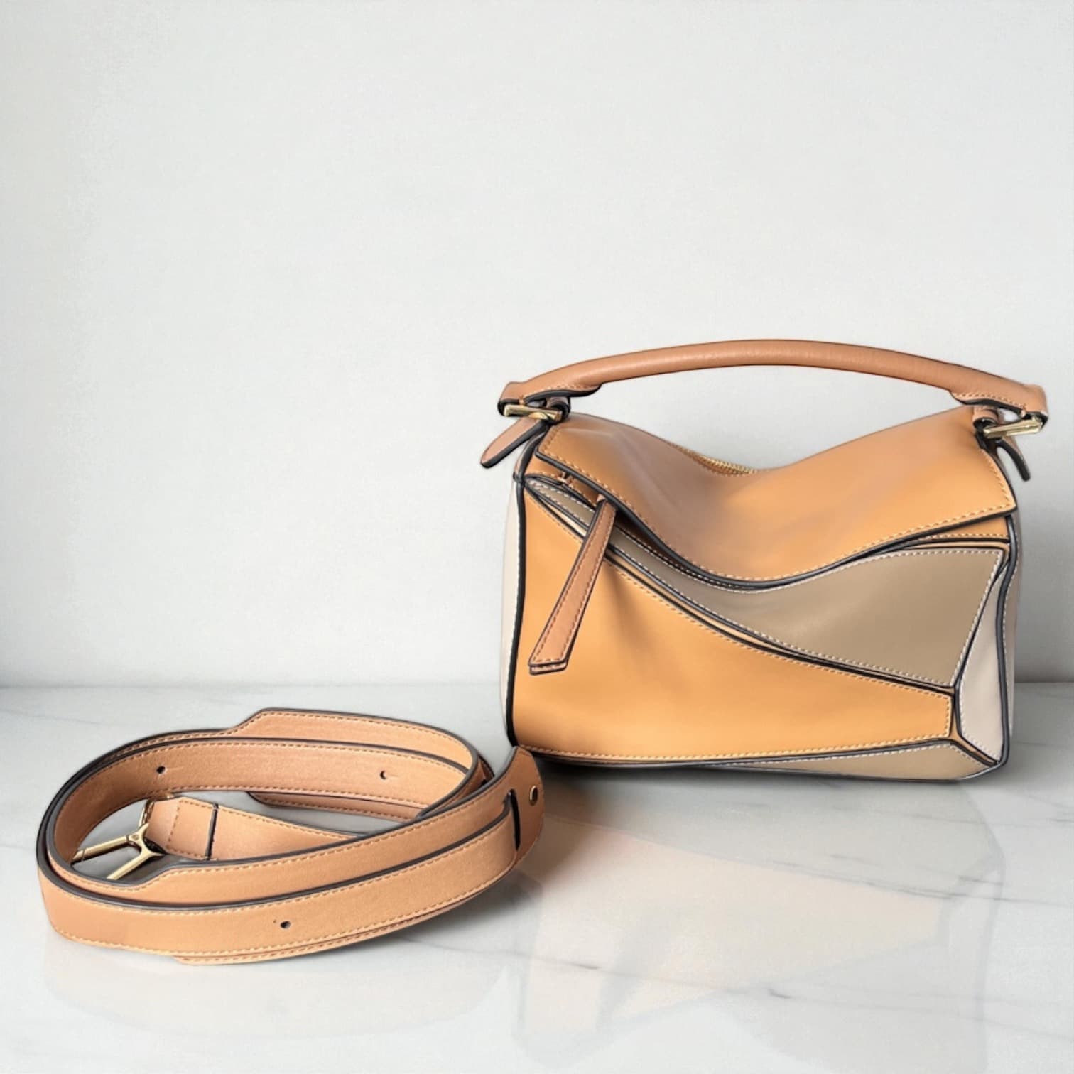 181 本革パズルバッグ ブラウンベージュ / 幾何学パズル風ステッチデザインで大人の余裕と遊び心を、ひとつのバッグに / ルビリア