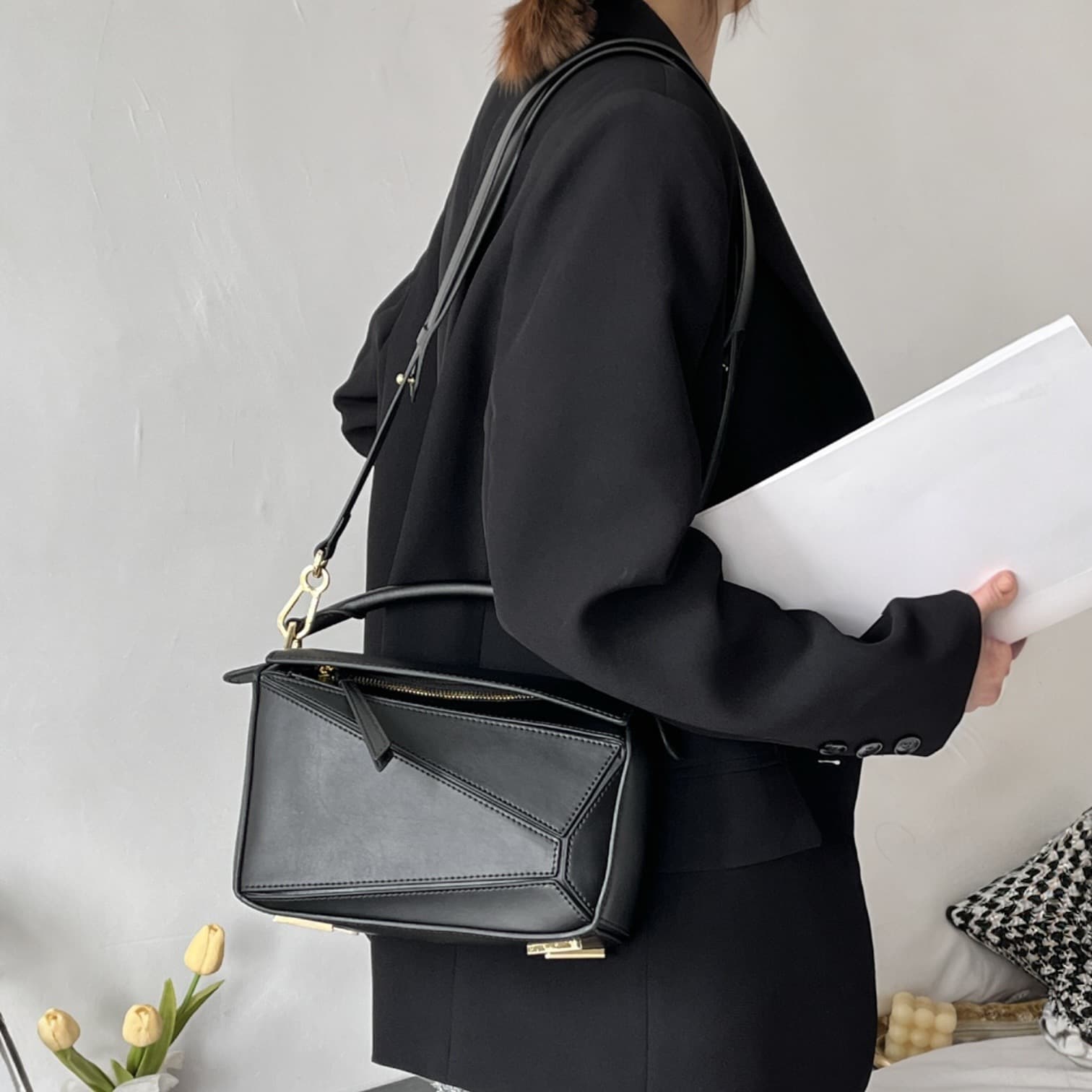 181 本革パズルバッグ ブラック / 幾何学パズル風ステッチデザインで大人の余裕と遊び心を、ひとつのバッグに / ルビリア