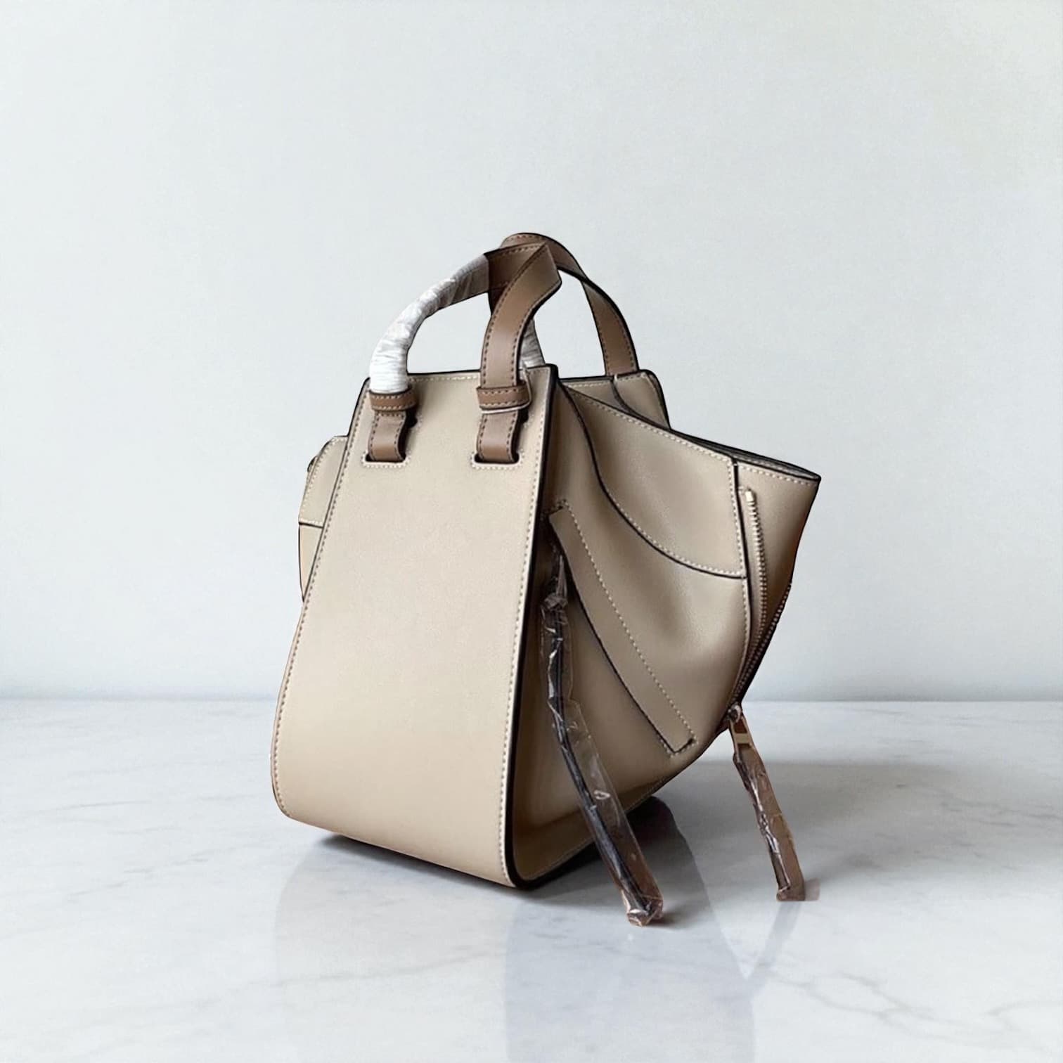 139 本革ハンモックバッグ ベージュ 通勤・休日兼用 3WAY仕様 立体フォルム ルビリア