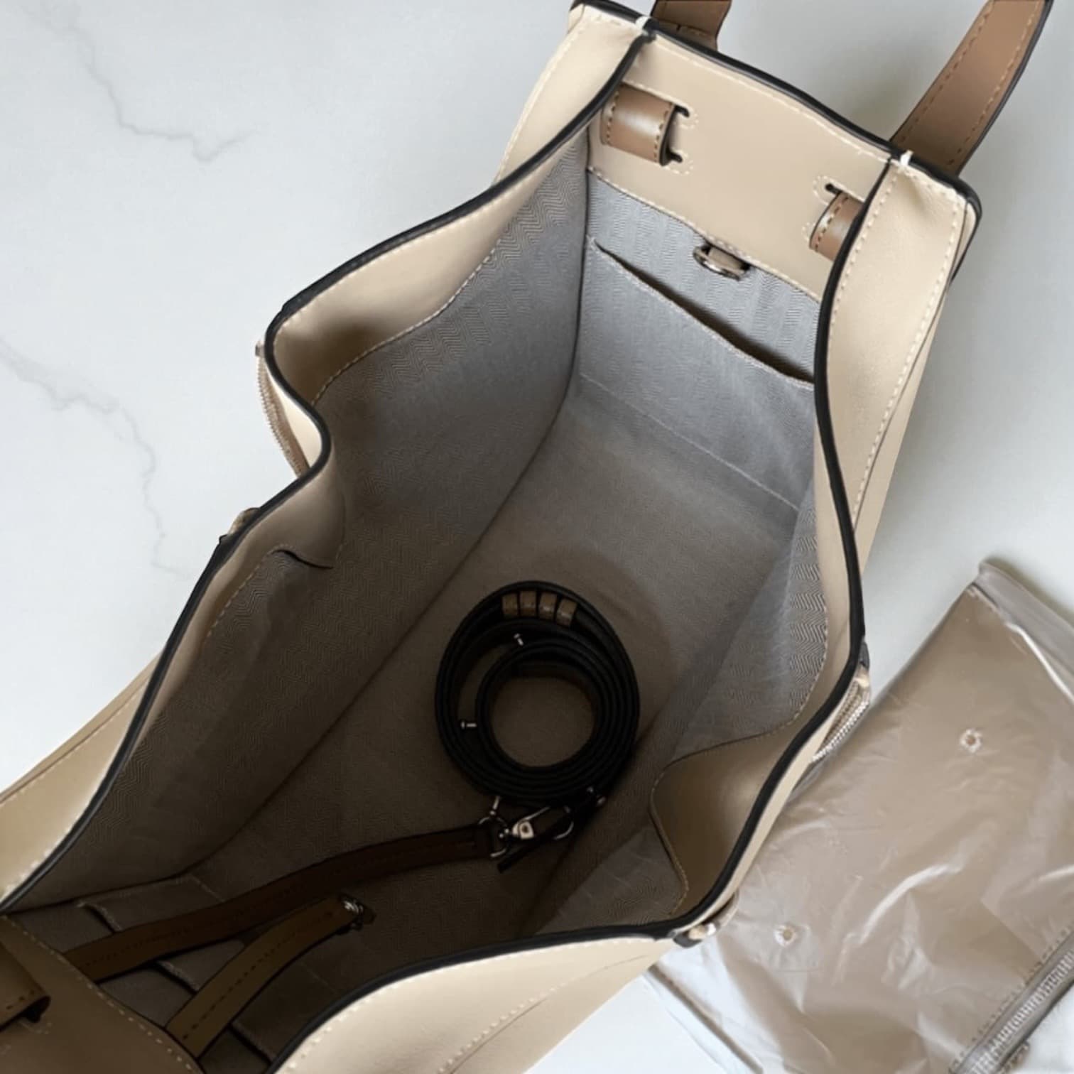 139 本革ハンモックバッグ ベージュ 通勤・休日兼用 3WAY仕様 立体フォルム ルビリア