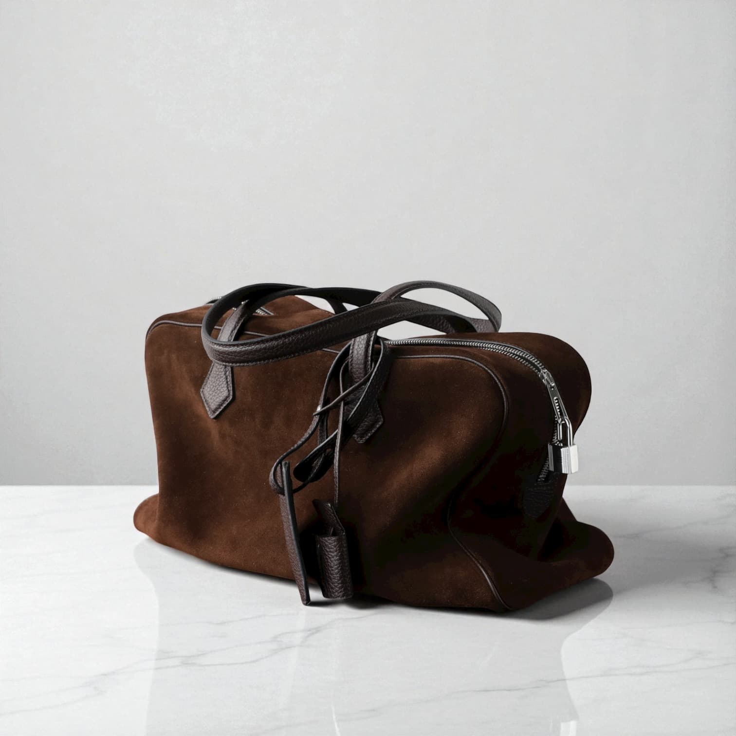 527 本革スウェードLHボストンバッグ ブラウン 南京錠付き A4対応 通勤用 小旅行バッグ ルビリア