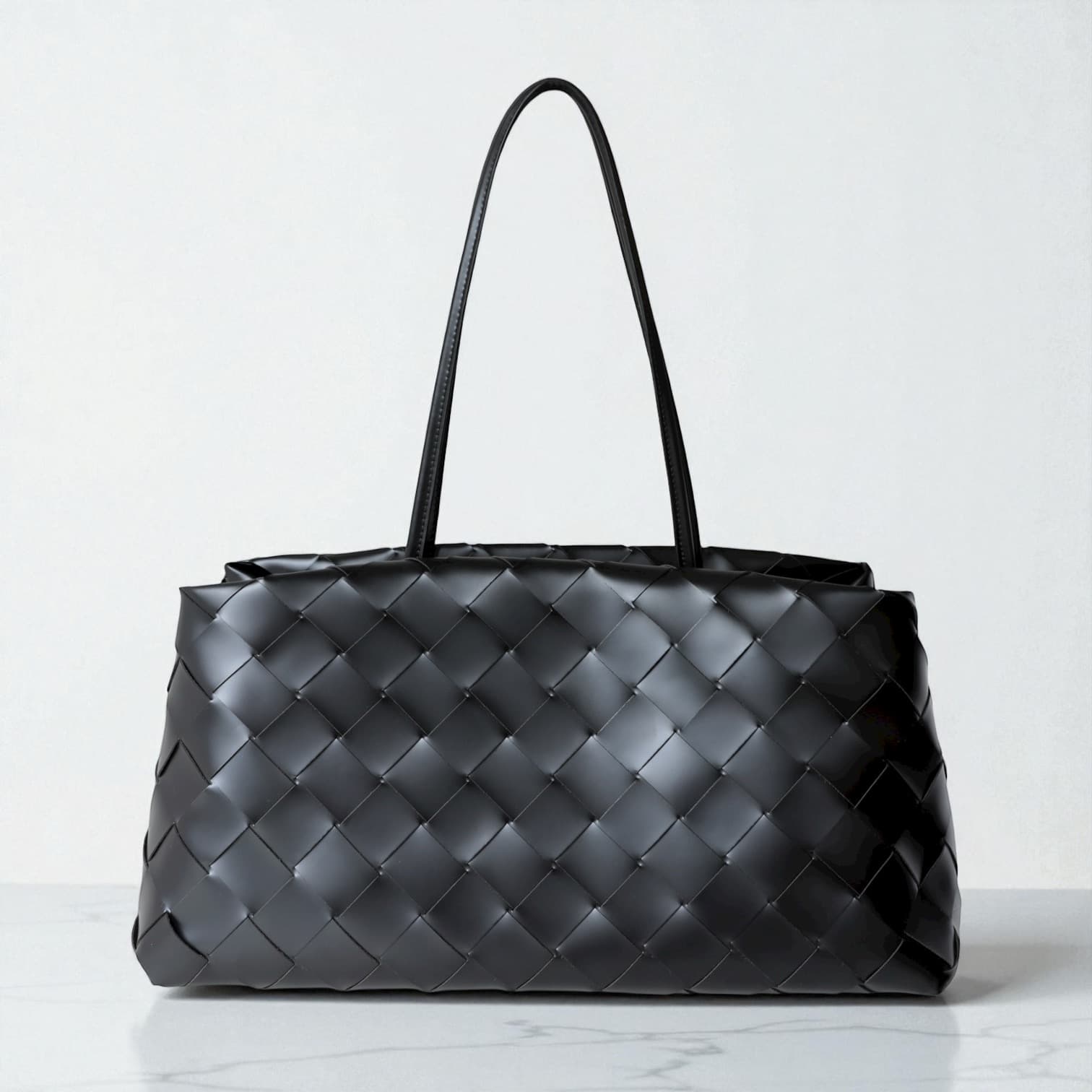 lv523 本革編み込みトートバッグ ブラック 通勤バッグ・A4対応 上品デザイン ルビリア