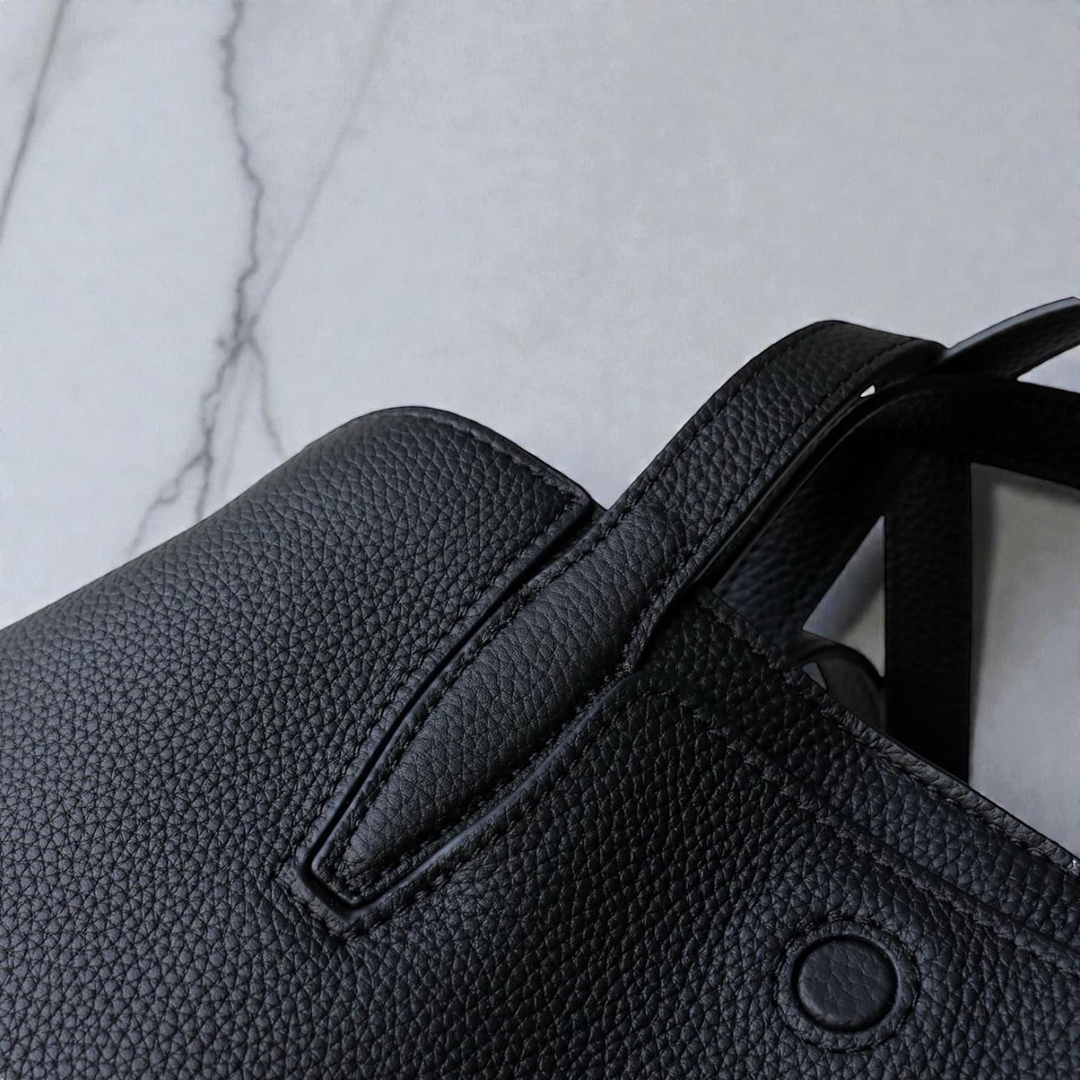 541 本革TFハンドルバッグ / Lサイズ ブラック A4収納可 スマホポケット付き ルビリア