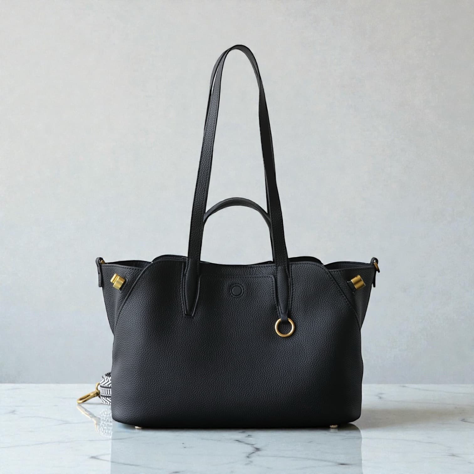 541 本革TFハンドルバッグ / Mサイズ ブラック A4収納可 スマホポケット付き ルビリア