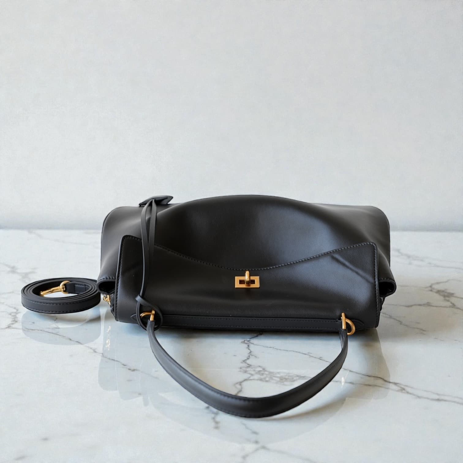 545 本革OHフラップバッグ / BLACK A4対応 2WAY 大人上品通勤バッグ ルビリア