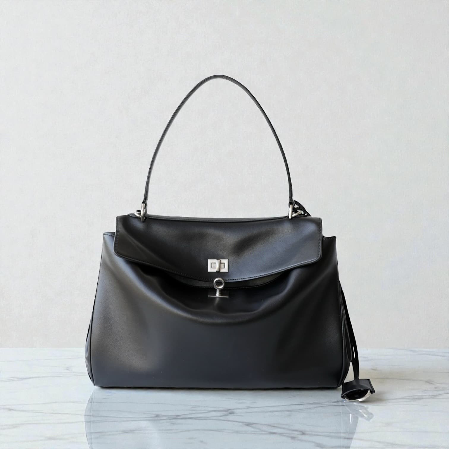 545 本革OHフラップバッグ / BLACK A4対応 2WAY 大人上品通勤バッグ ルビリア