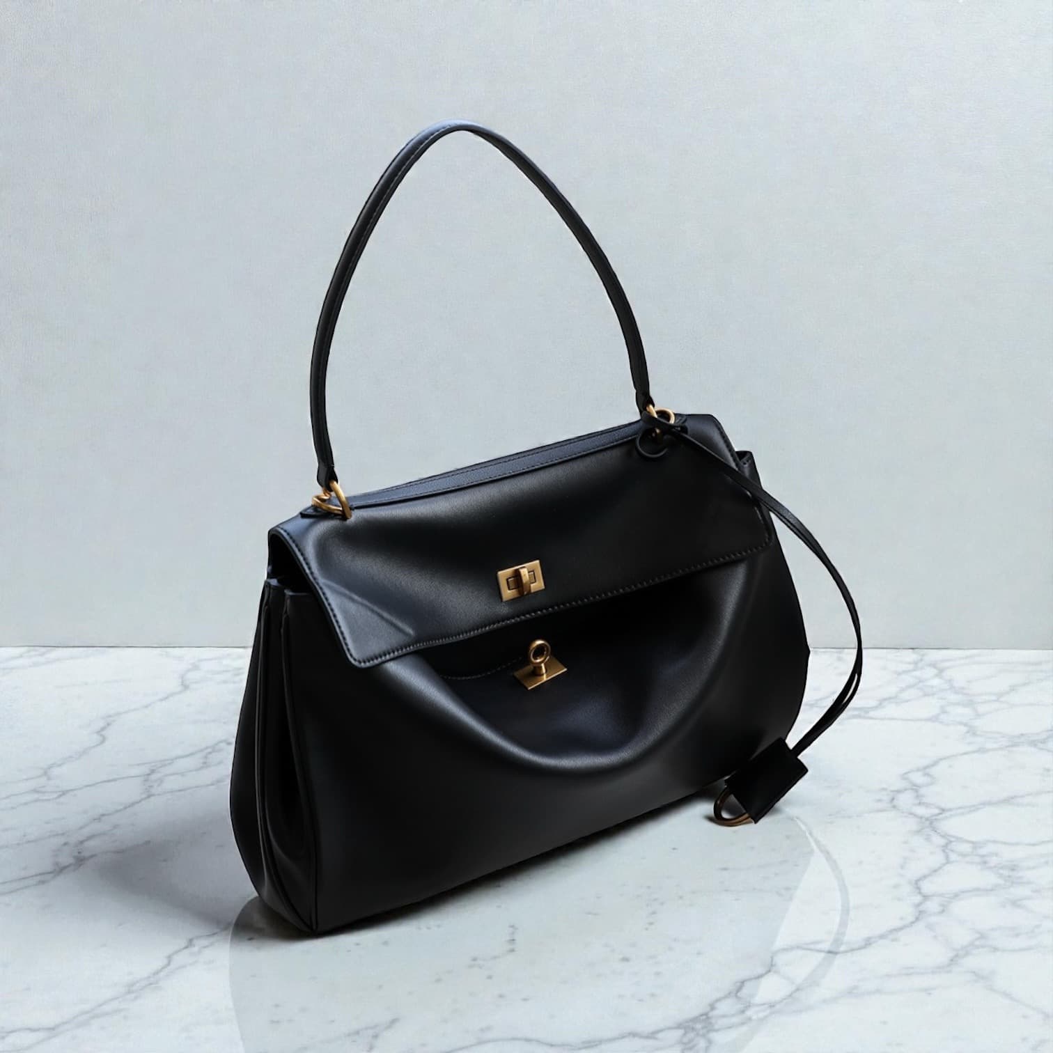 545 本革OHフラップバッグ / BLACK A4対応 2WAY 大人上品通勤バッグ ルビリア