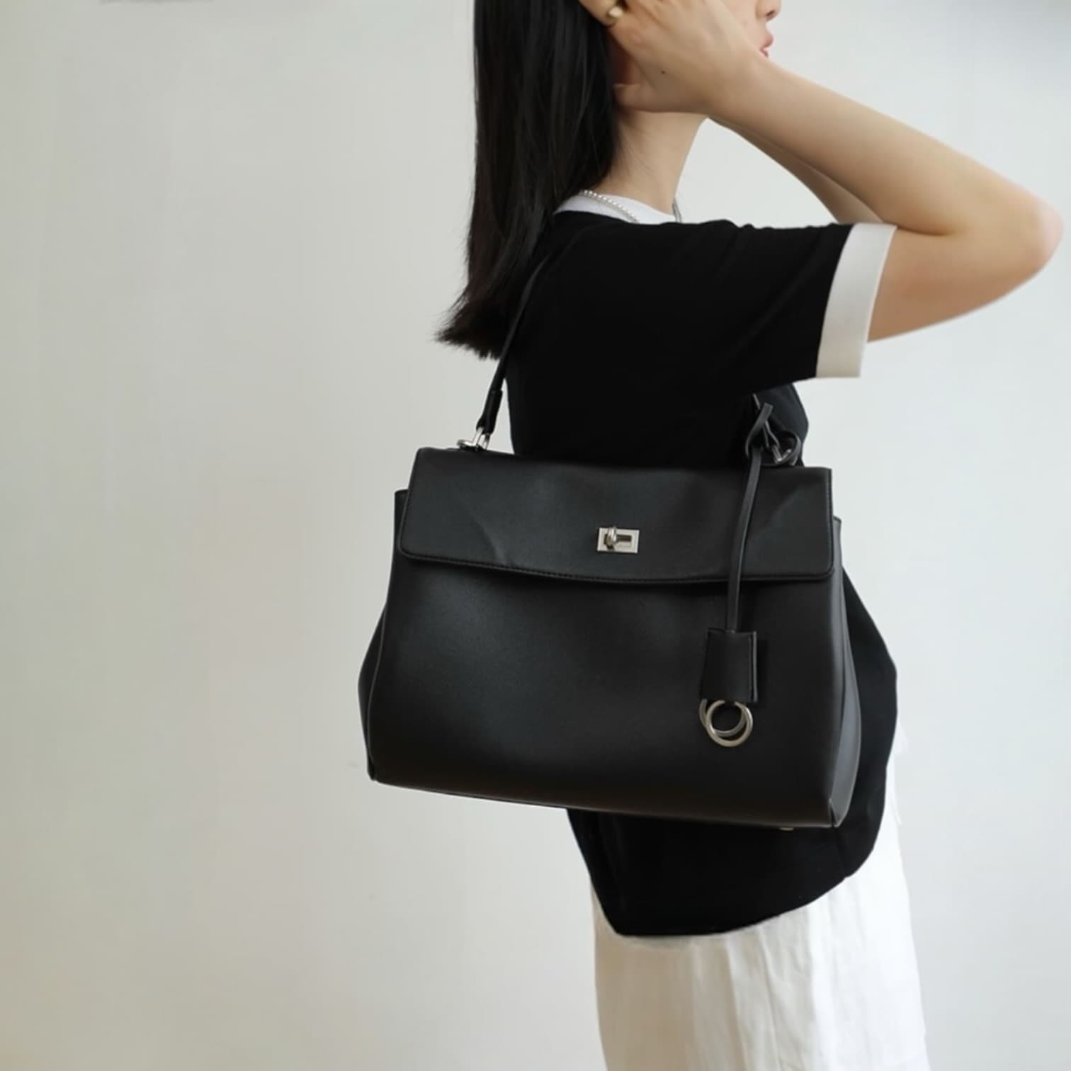 545 本革OHフラップバッグ / BLACK A4対応 2WAY 大人上品通勤バッグ ルビリア