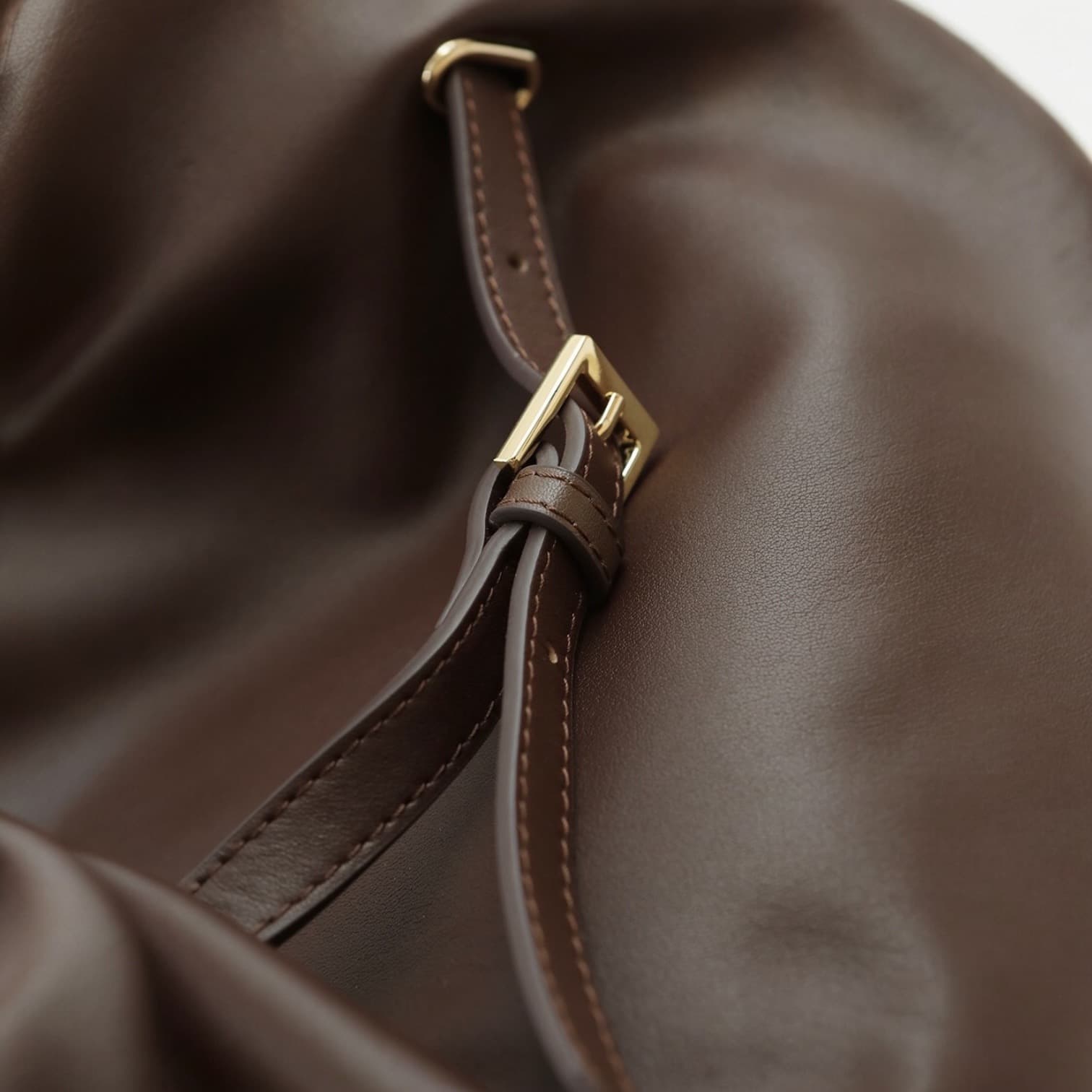 553 本革LHベルトバッグ ブラウン タブレット対応軽量ビジネスバッグ ルビリア