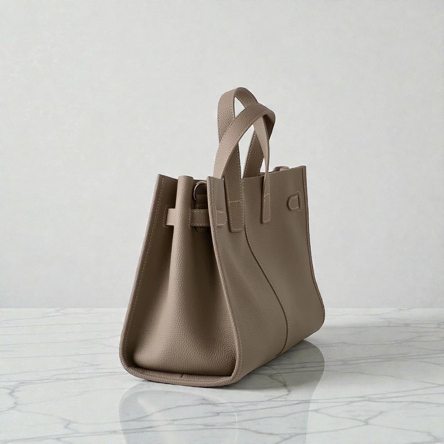 550 本革FBラージバッグ ベージュ|A4・PC対応の上質レザー通勤バッグ ルビリア