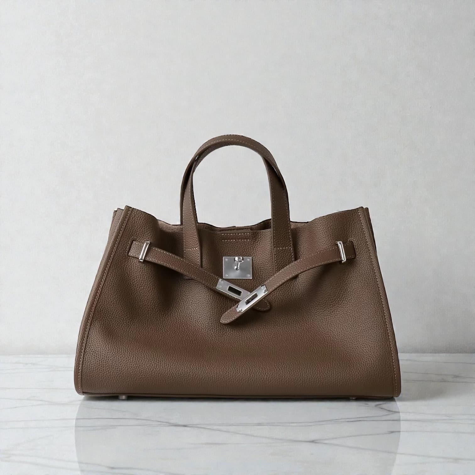 550 本革FBラージバッグ エトープ|A4・PC対応の上質レザー通勤バッグ ルビリア