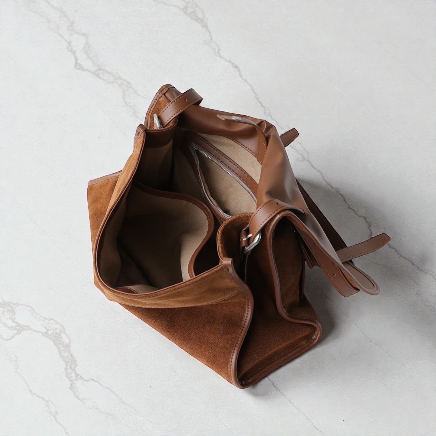 547 本革パイピングフラップバッグ/S/BROWN 太ストラップ 斜め掛け ルビリア