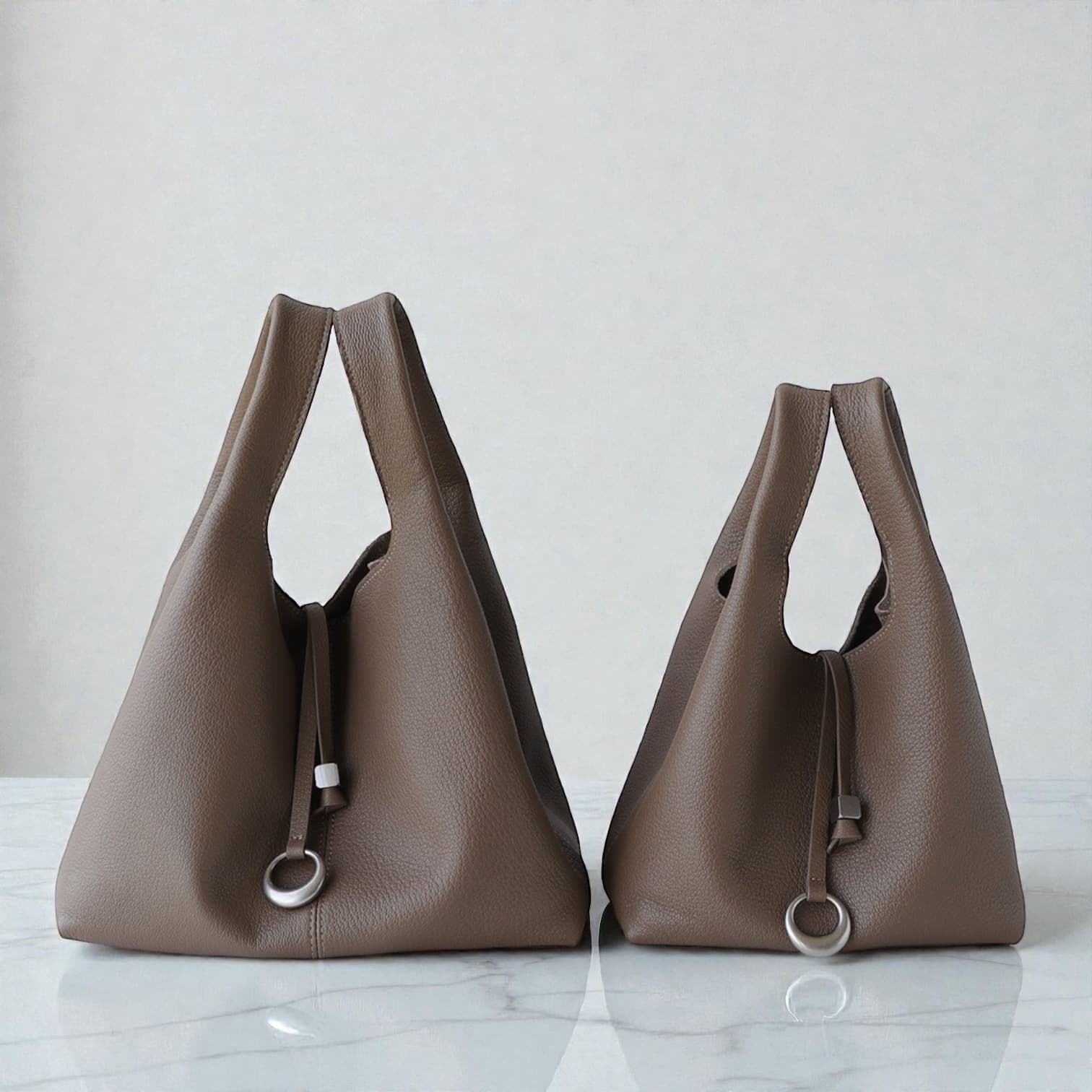 557 本革NバケットバッグS&M ベージュ 本革で上品 ルビリア
