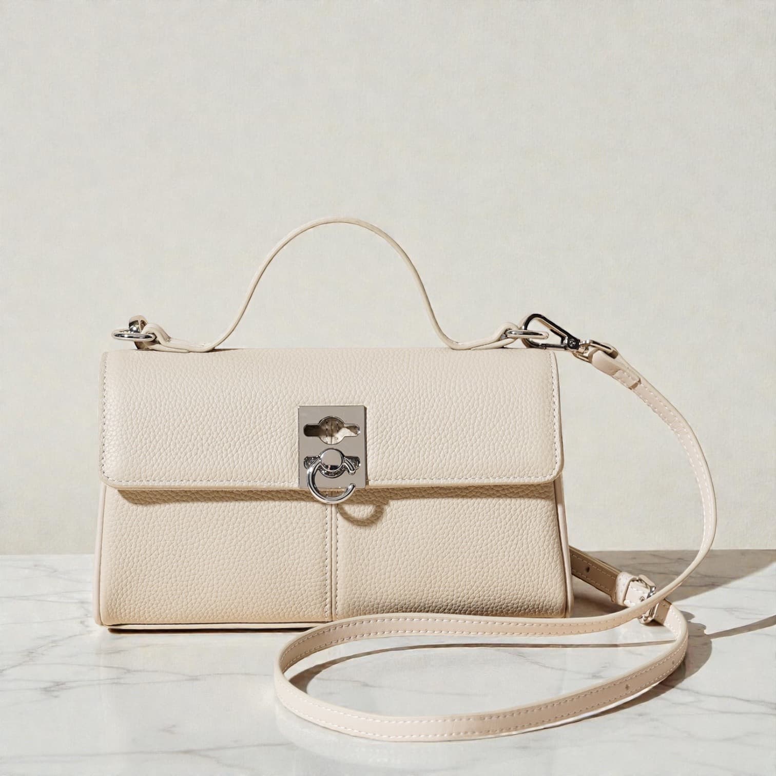 574 本革TOPハンドルフラップバッグ WHITE|セレモニーにも使える上品2WAY ルビリア