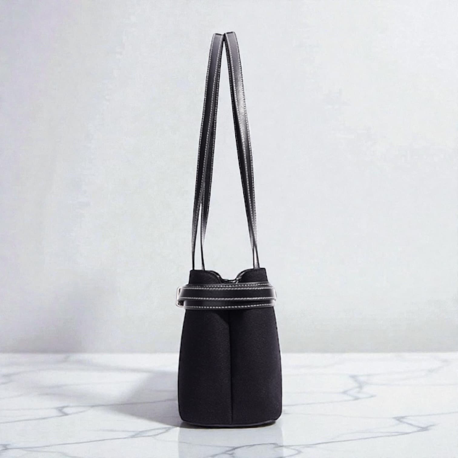 567 HB本革ハンドルFBバッグ BLACK|キャンバス×牛革で上品にきちんと見え ルビリア