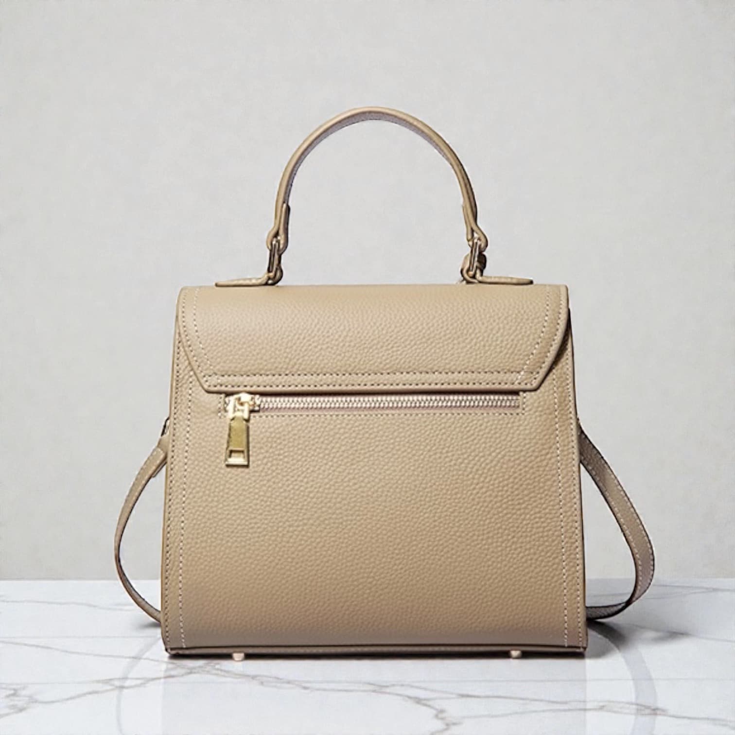 573 本革フラップスクエアーバッグ BEIGE きれいめ2WAYでセレモニー対応 ルビリア