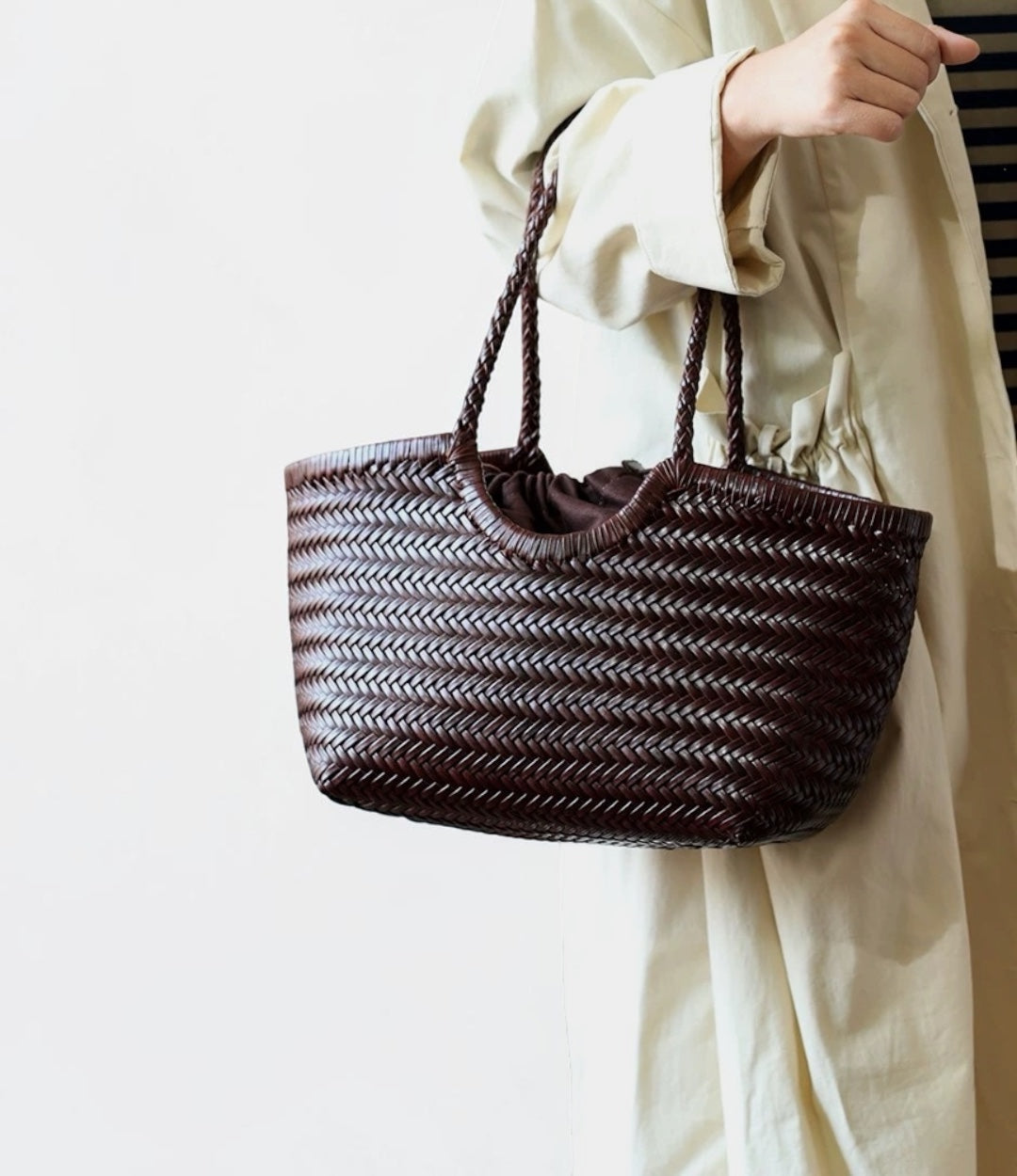 469牛革編み込みレイヤードバッグ