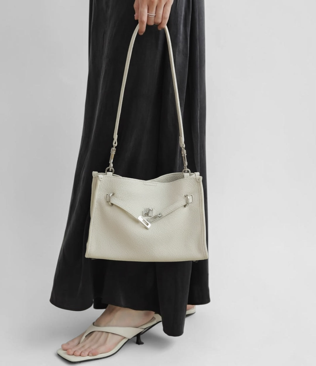 601牛革スクエアーFBショルダーバッグ