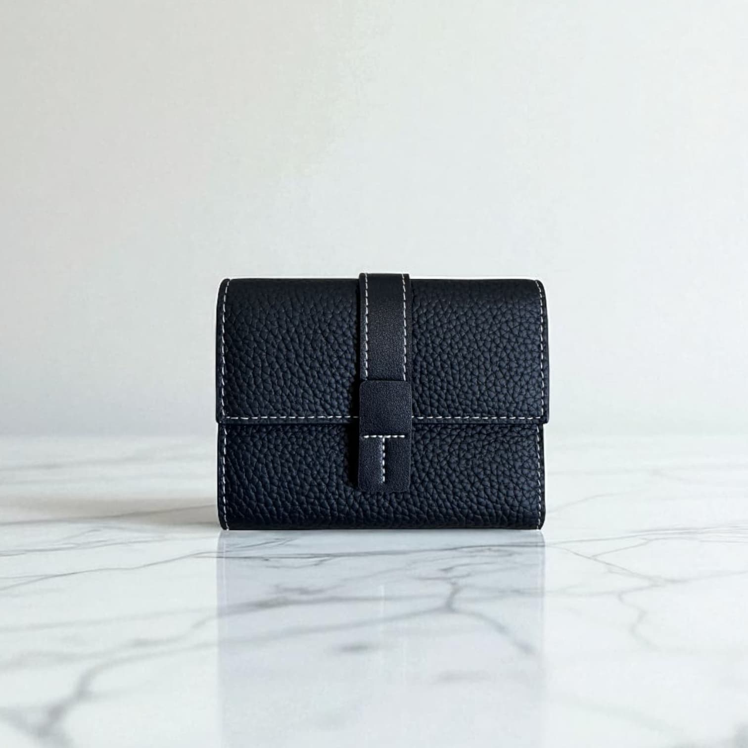 023 本革FBミニウォレット ブラック / 高級感と使いやすさを兼ね備えた理想の三つ折りミニ財布 / ルビリア