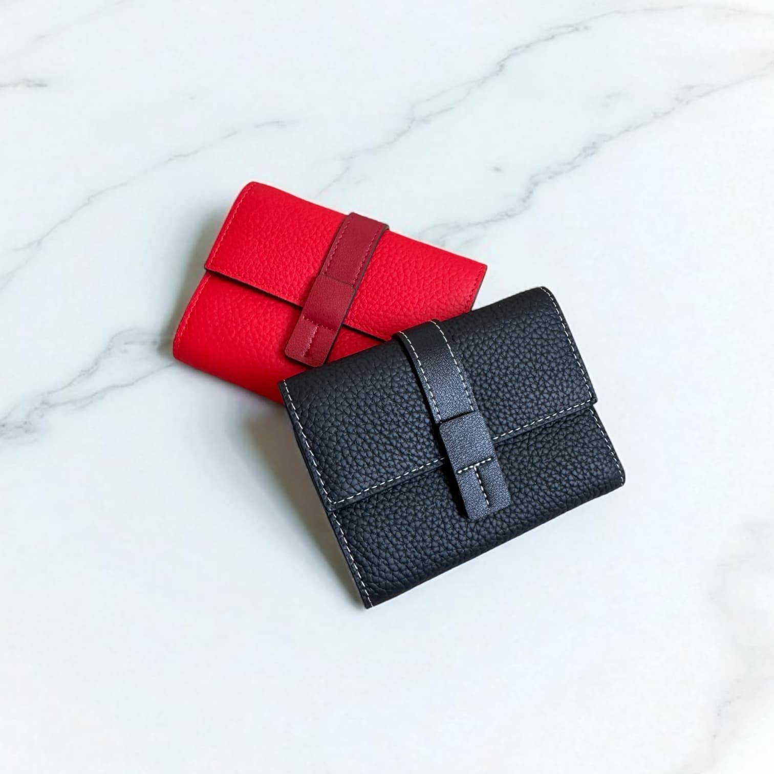 023 本革FBミニウォレット レッド ブラック / 高級感と使いやすさを兼ね備えた理想の三つ折りミニ財布 / ルビリア