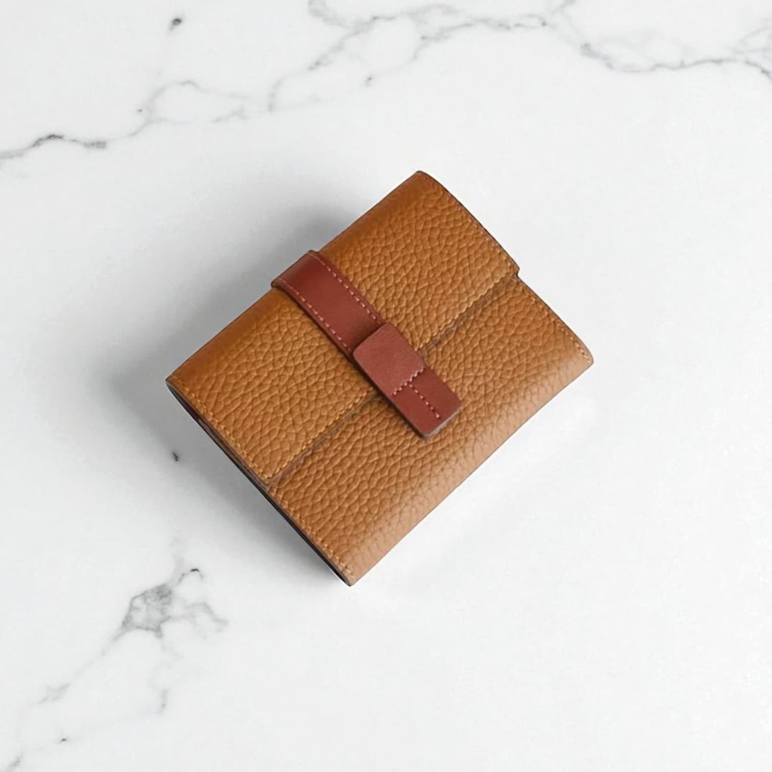 023 本革FBミニウォレット ブラウン / 高級感と使いやすさを兼ね備えた理想の三つ折りミニ財布 / ルビリア