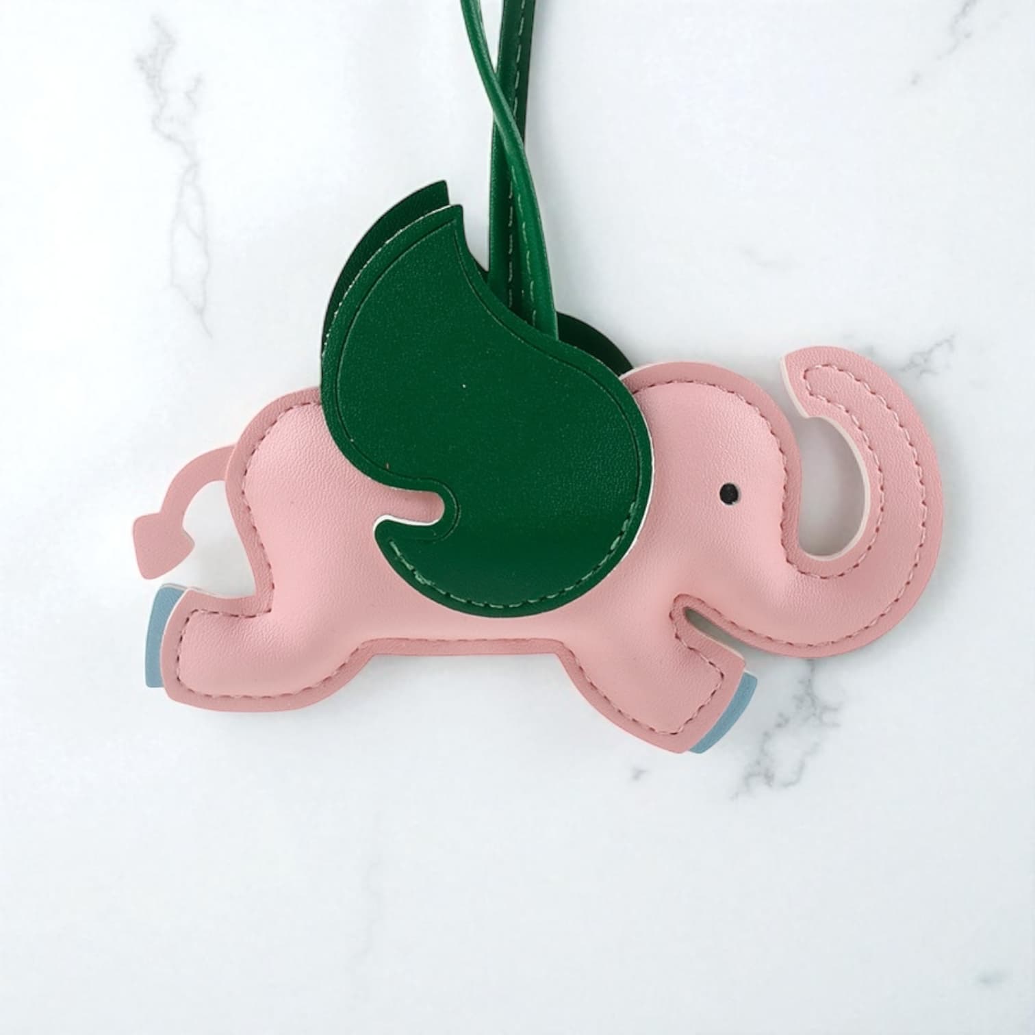 033 ウィングエレファントチャーム ピンク / ポップな配色が可愛いゾウモチーフのバッグチャーム / ルビリア